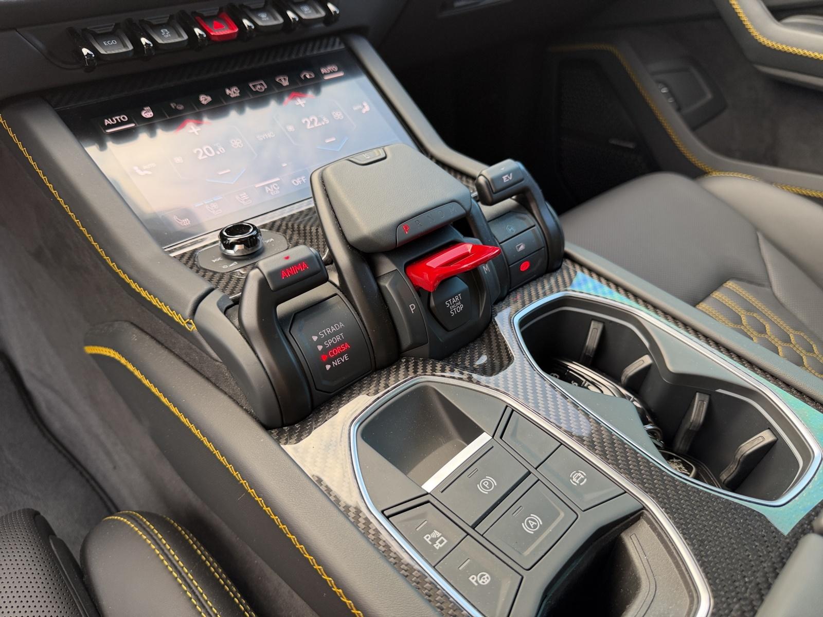 LAMBORGHINI Urus SE MY25-image-27
