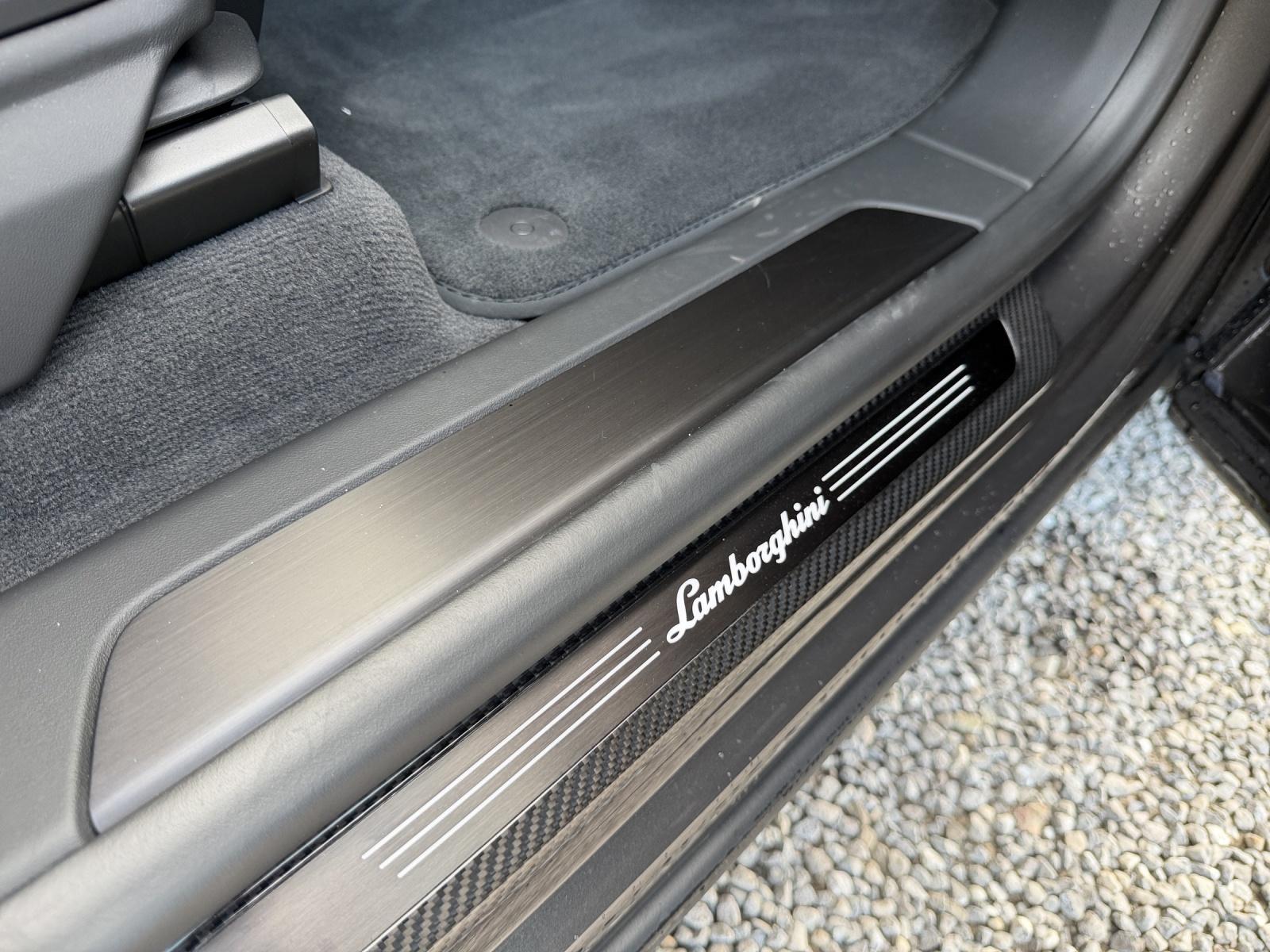 LAMBORGHINI Urus SE MY25-image-25