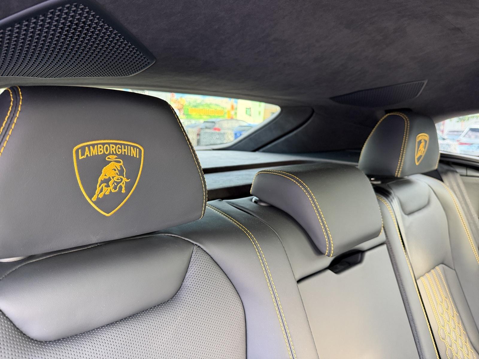 LAMBORGHINI Urus SE MY25-image-24