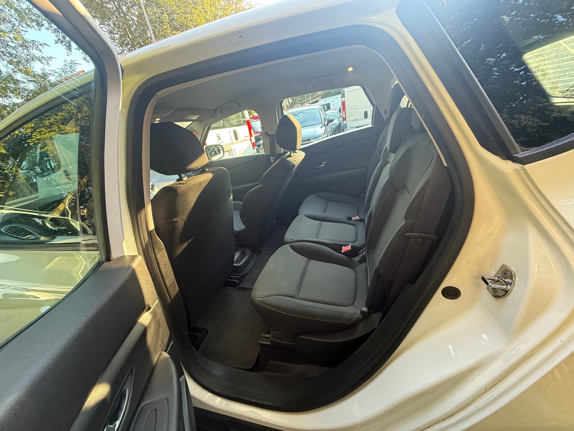 RENAULT Scénic 1.3 16V Turbo Life-image-8