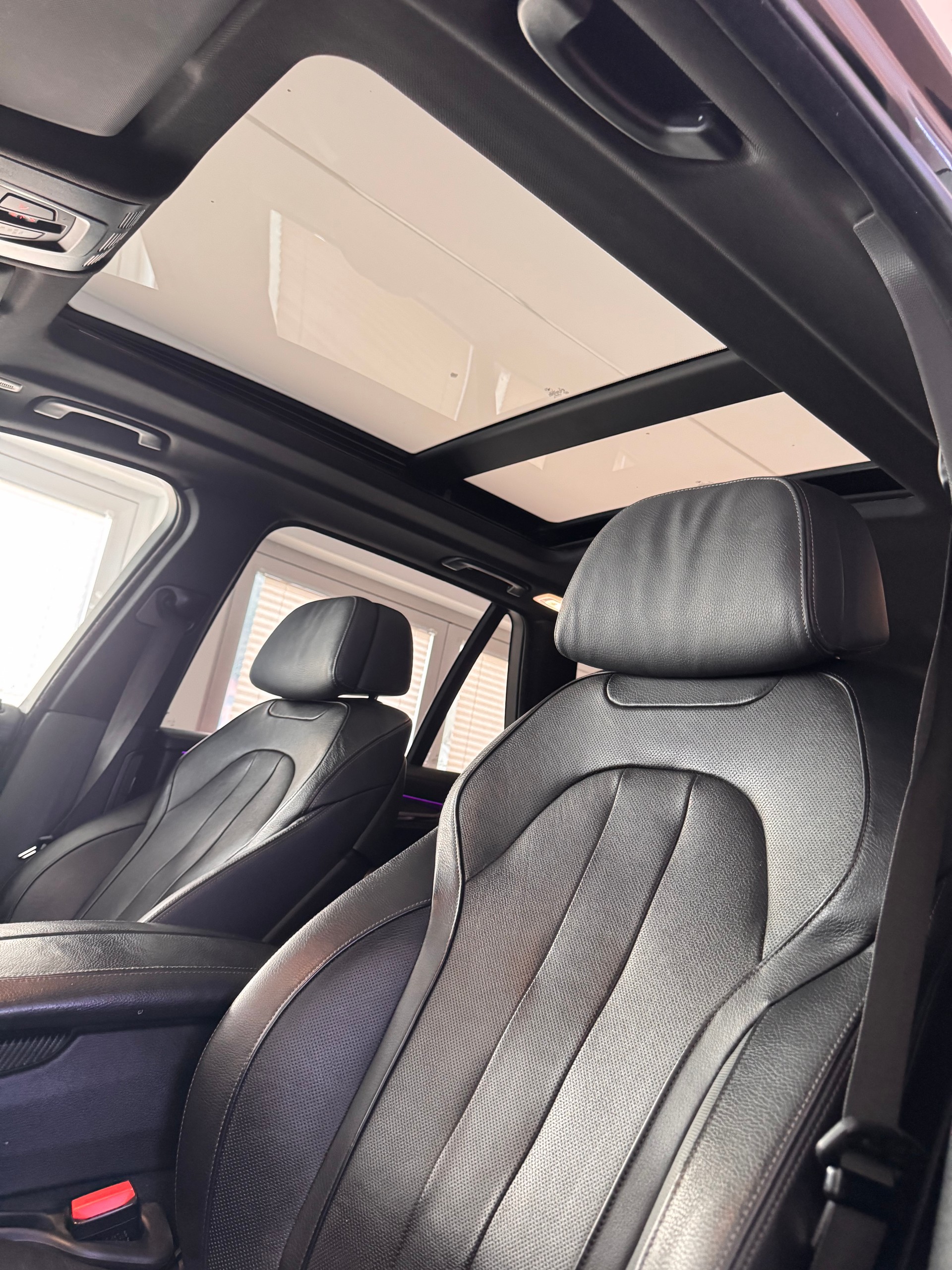 BMW X5 xDrive M50d Steptronic*CH-Fahrzeug*Panoramadach*AHK elektrisch *-image-25
