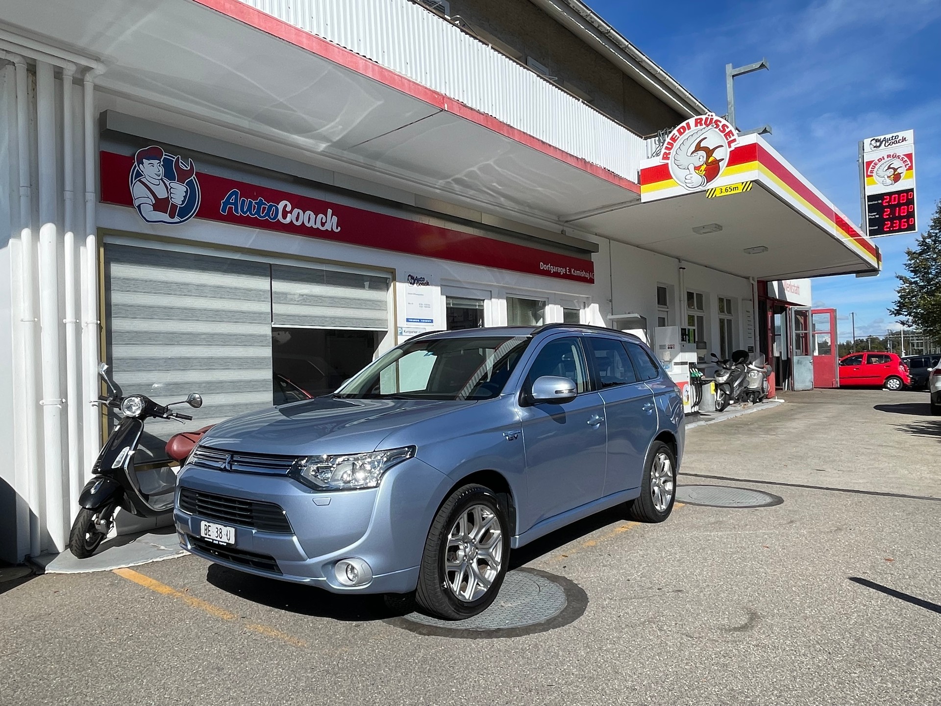 MITSUBISHI Outlander 2.0 PHEV Intense-image-2