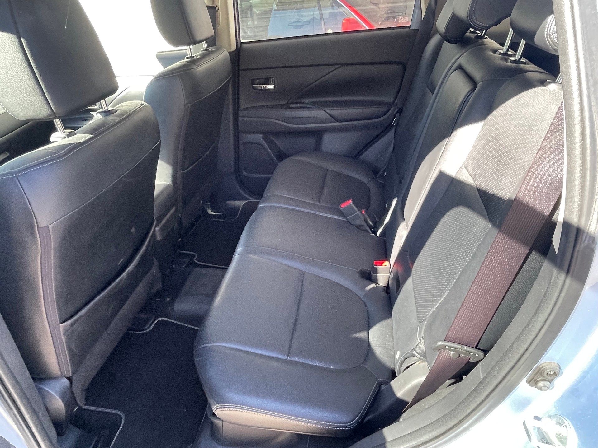 MITSUBISHI Outlander 2.0 PHEV Intense-image-6