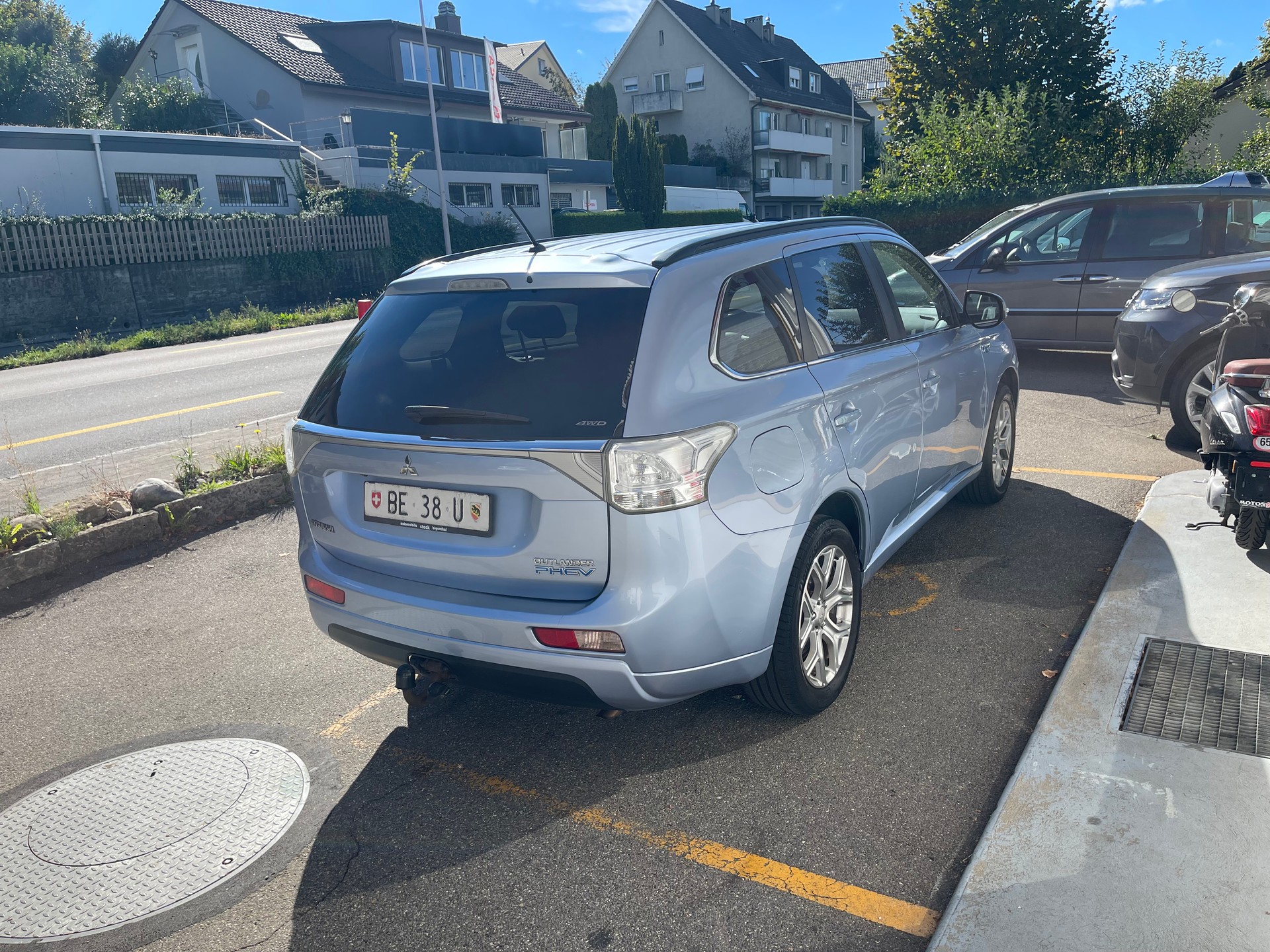 MITSUBISHI Outlander 2.0 PHEV Intense-image-8