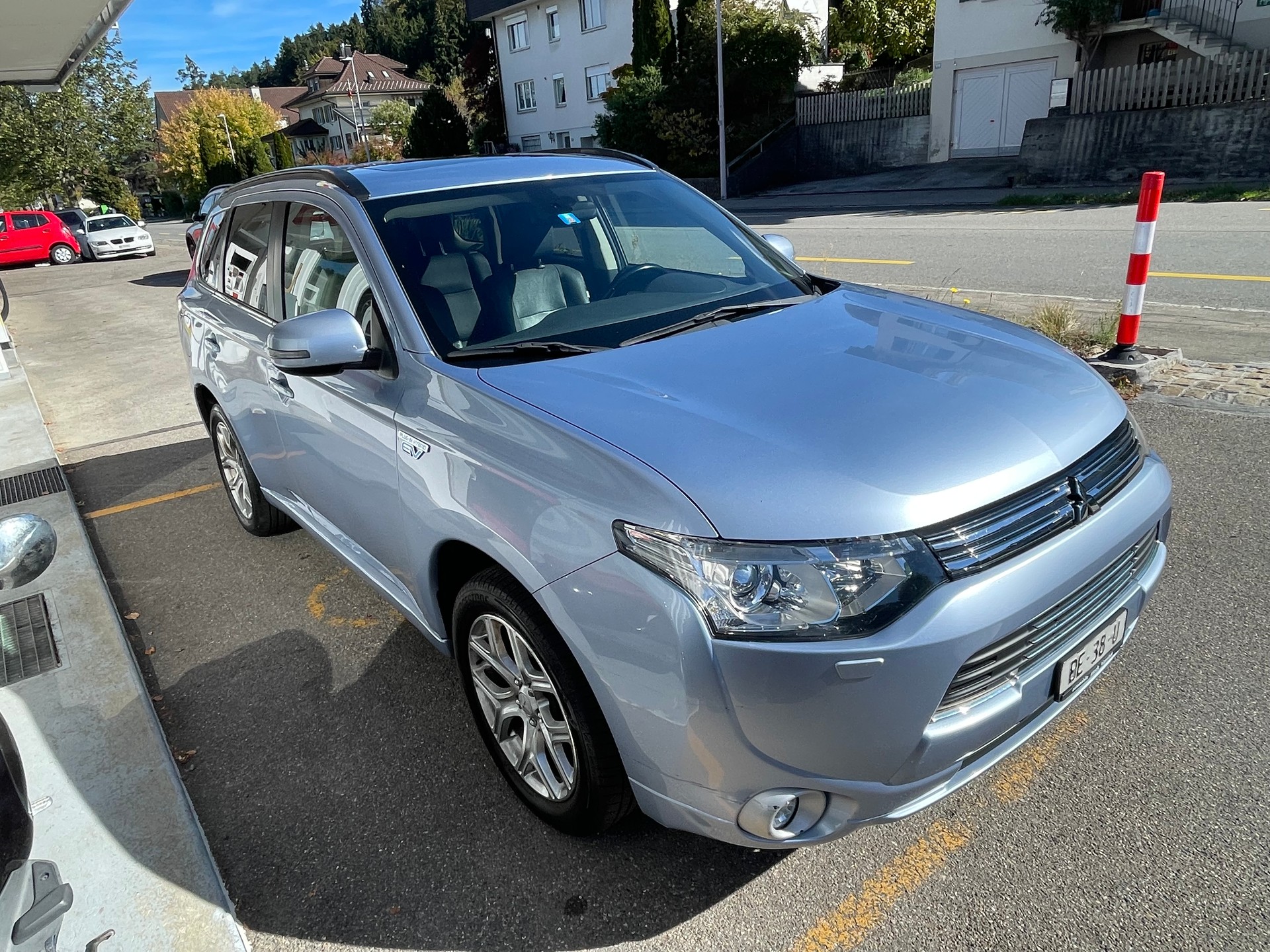 MITSUBISHI Outlander 2.0 PHEV Intense-image-1