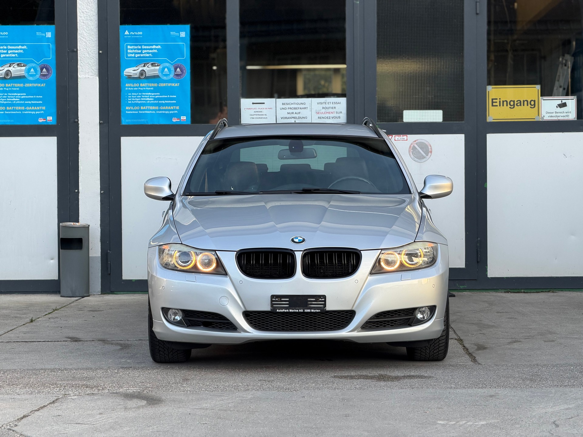BMW 330i xDrive Touring Steptronic-image-1