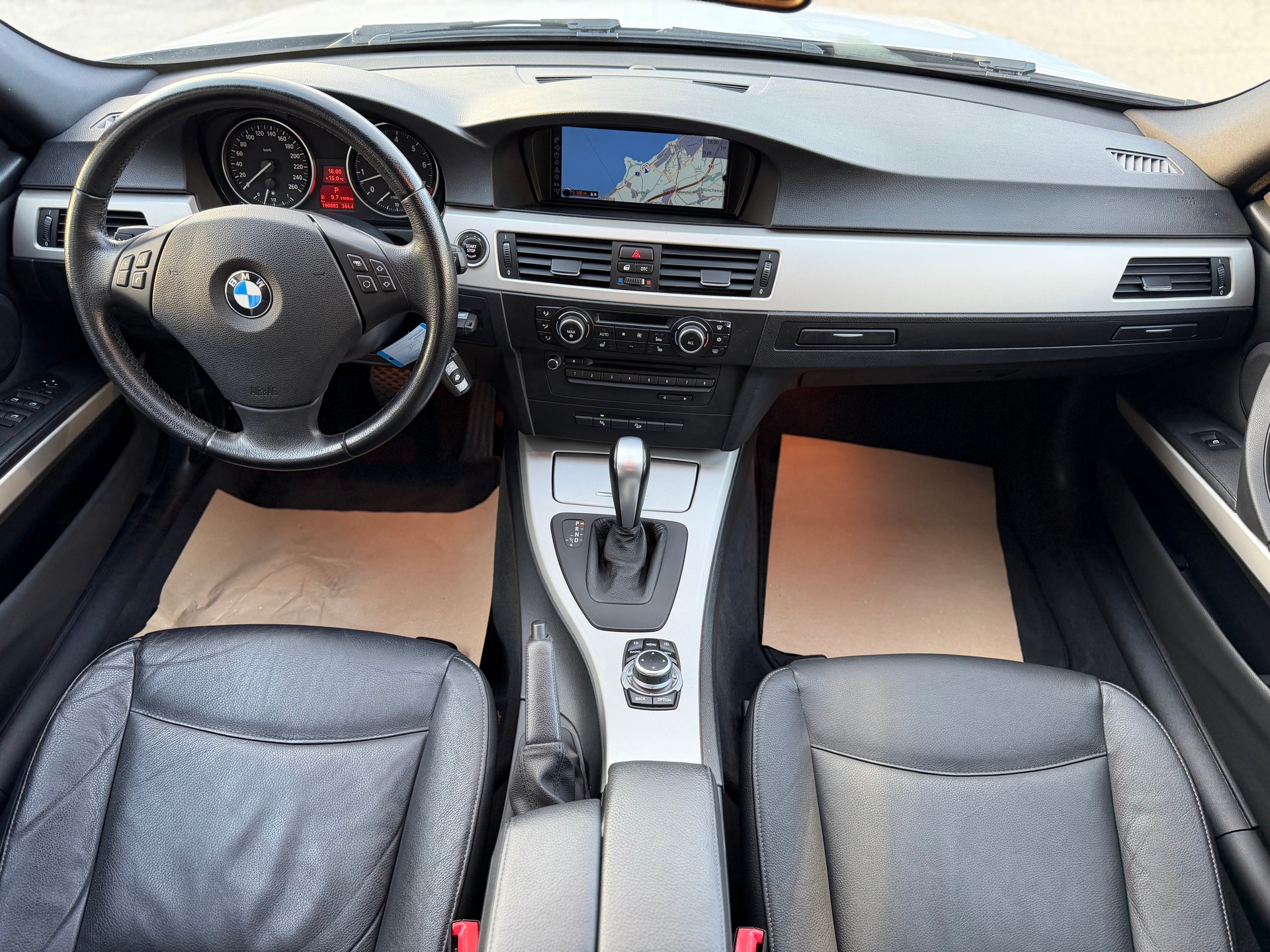 BMW 330i xDrive Touring Steptronic-image-7