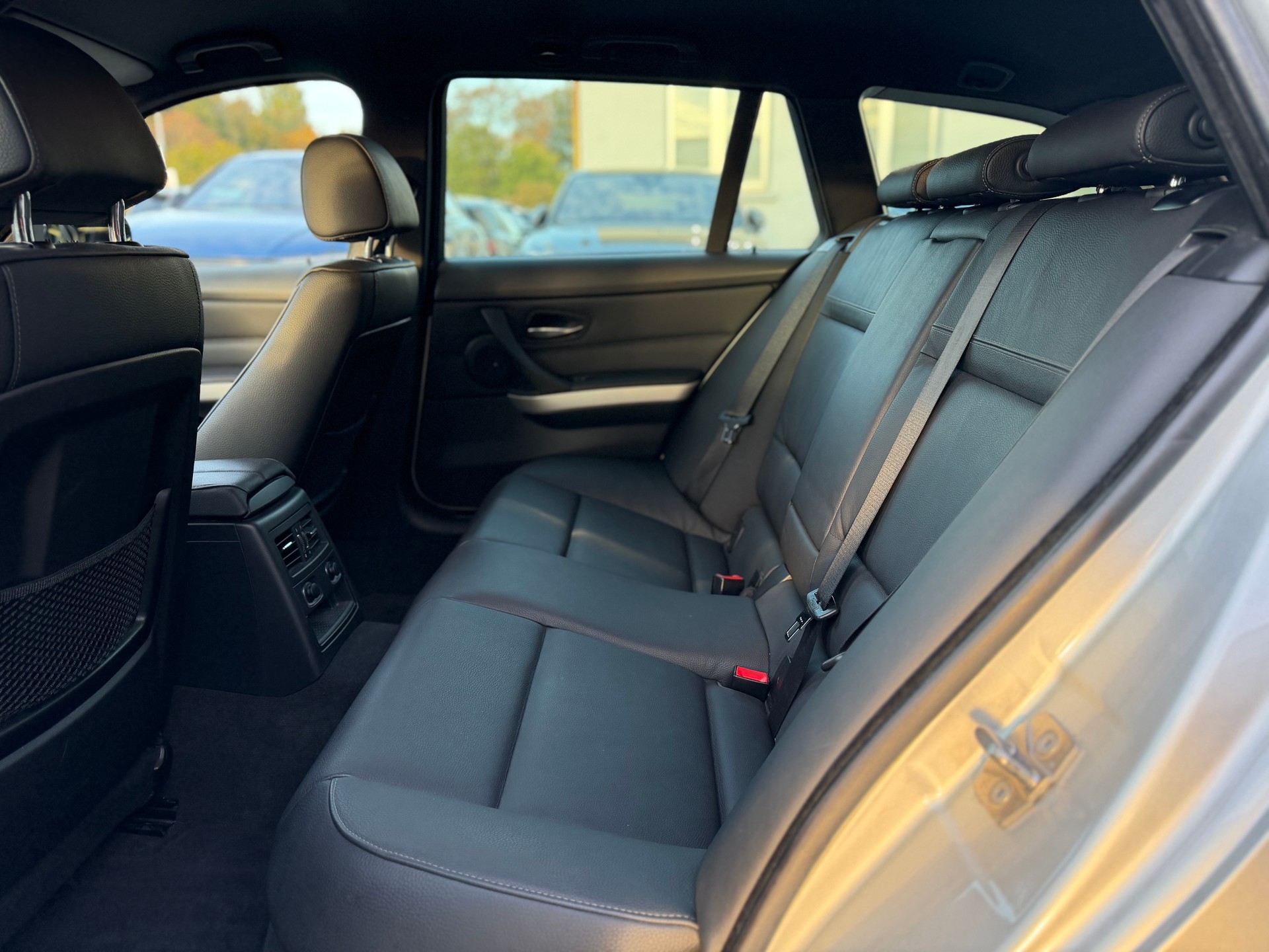BMW 330i xDrive Touring Steptronic-image-6