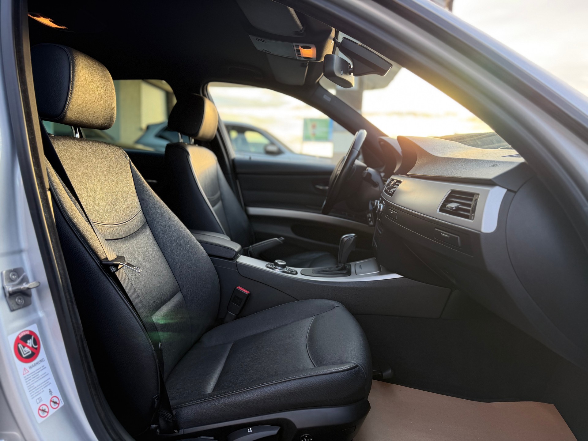 BMW 330i xDrive Touring Steptronic-image-9