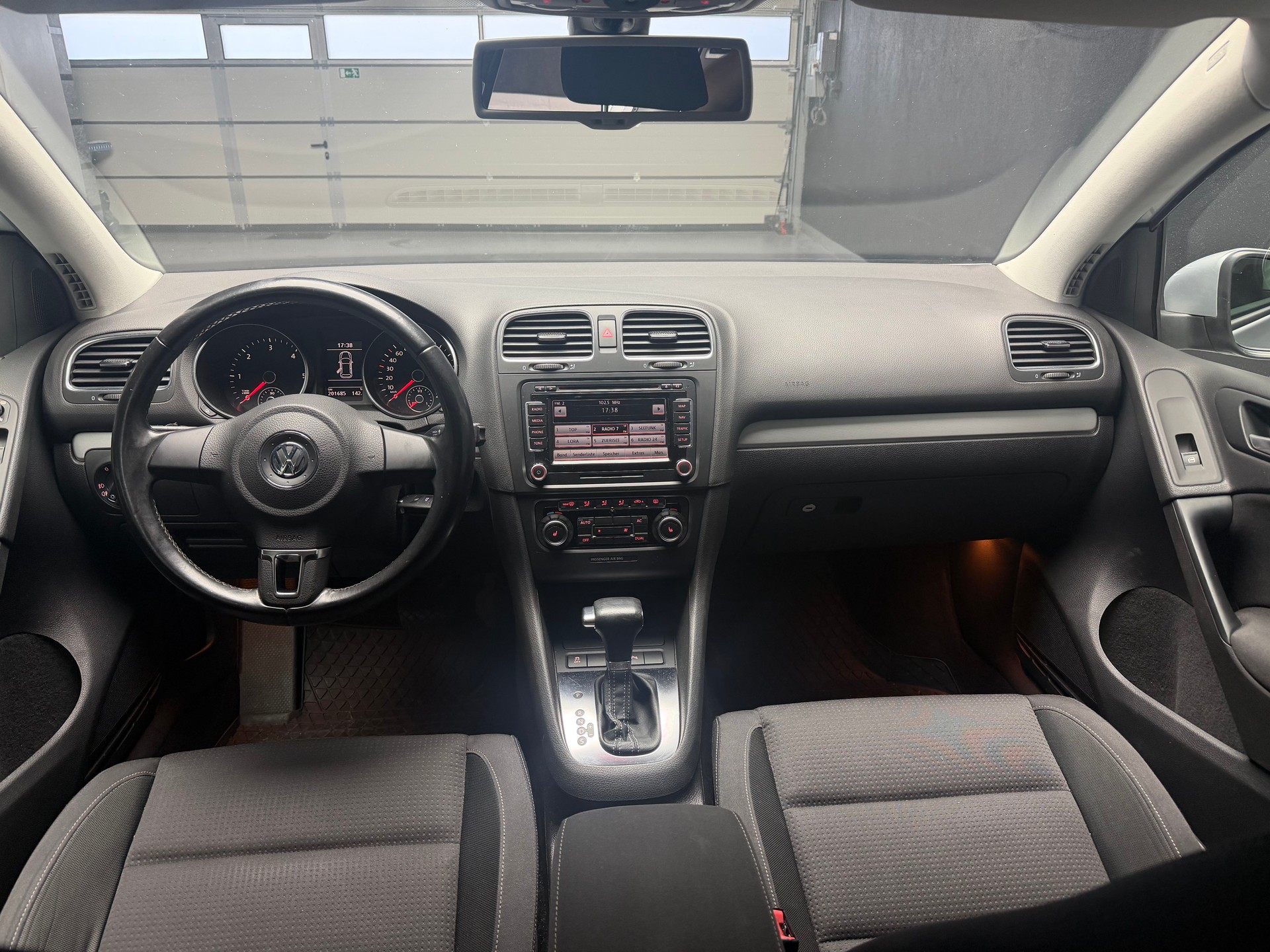 VW Golf 1.6 TDI Team DSG • Frisch ab MFK & grossem Service-image-6
