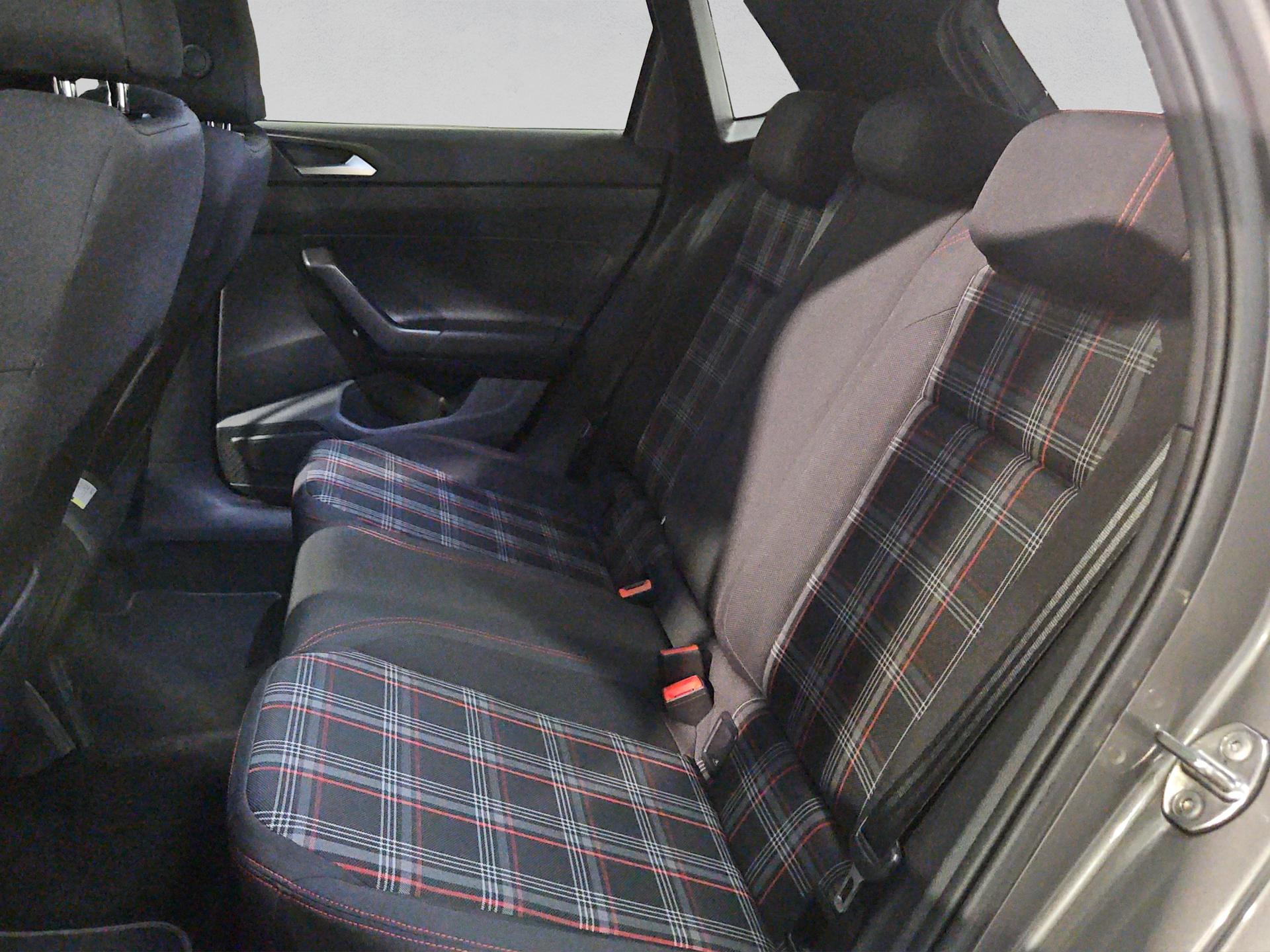 VW Polo 2.0 TSI GTI DSG-image-15