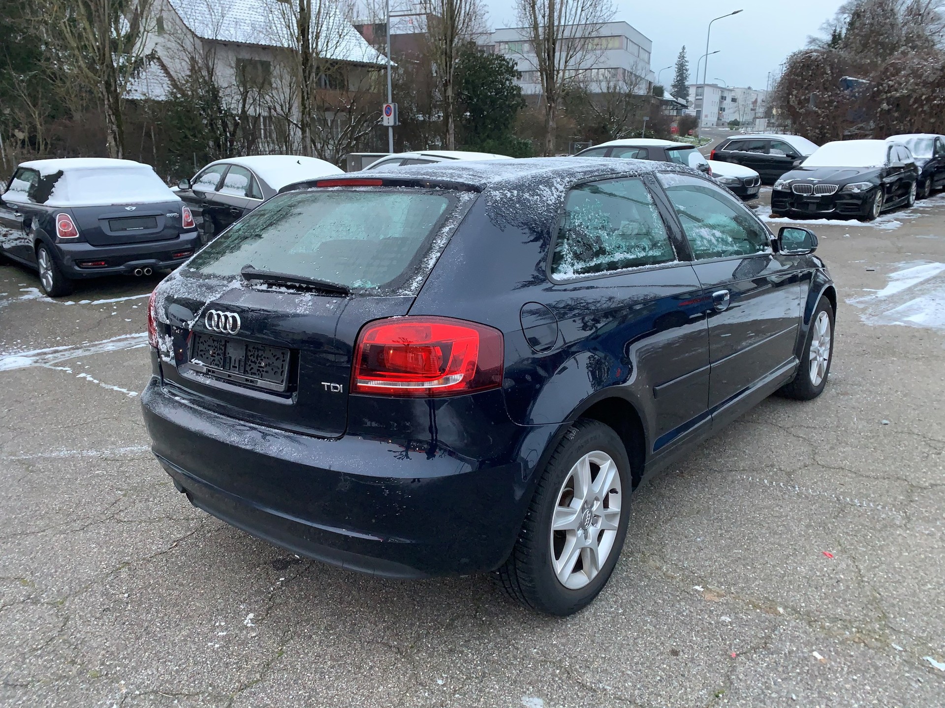 AUDI A3 1.6 TDI Attraction-image-2