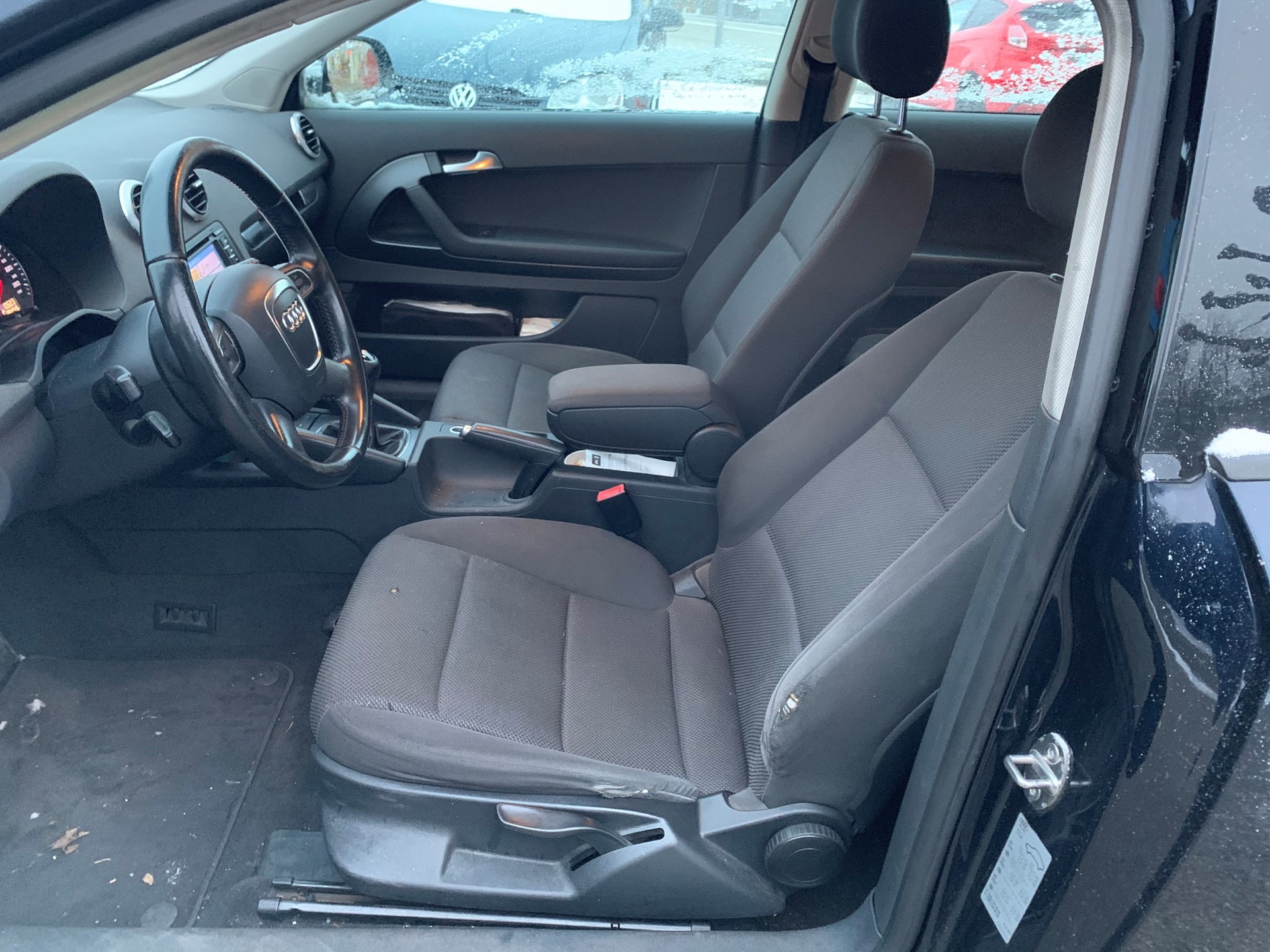 AUDI A3 1.6 TDI Attraction-image-4