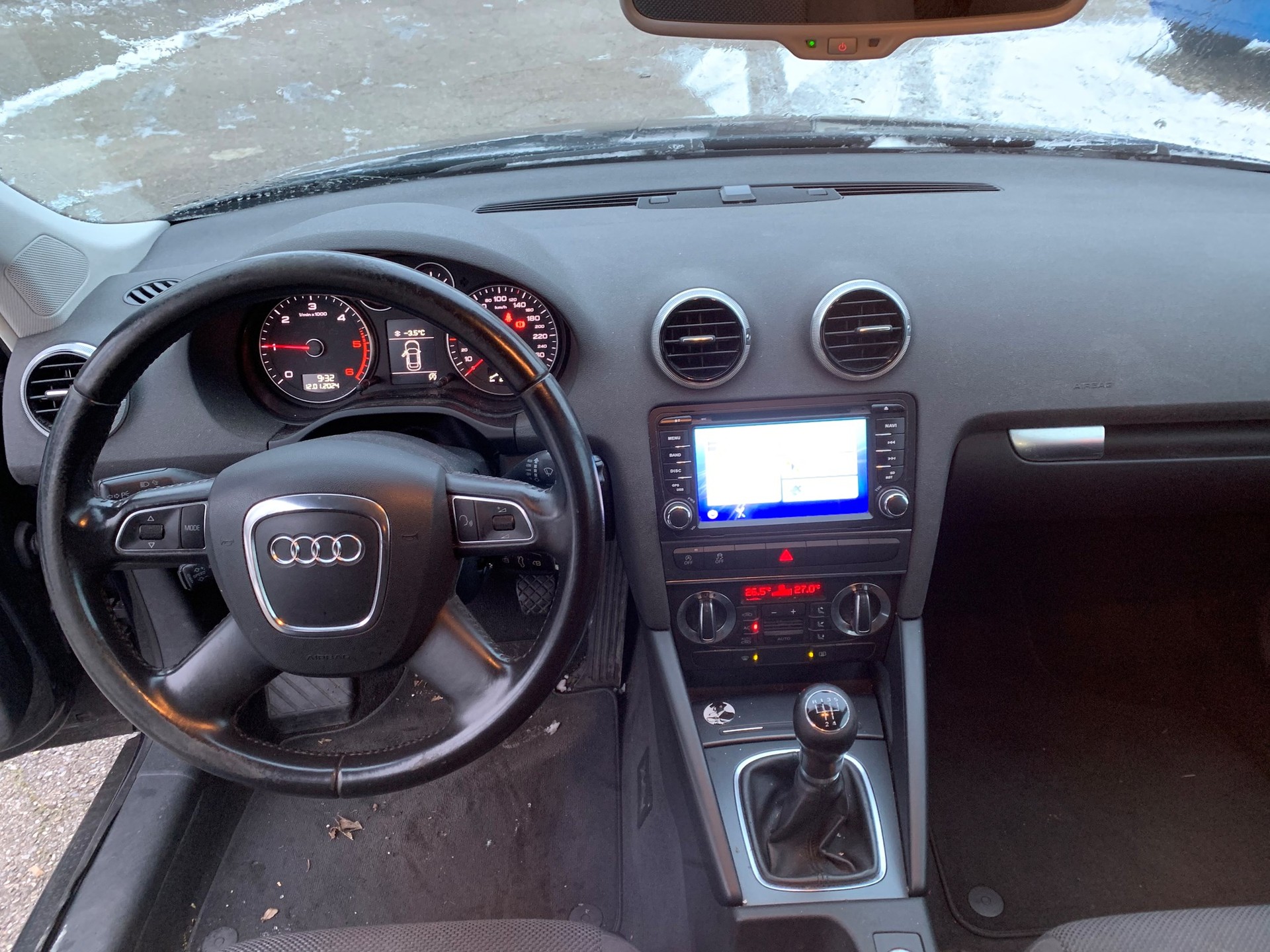 AUDI A3 1.6 TDI Attraction-image-6