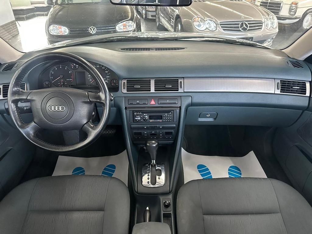 AUDI A6 2.4 Ambiente-image-12