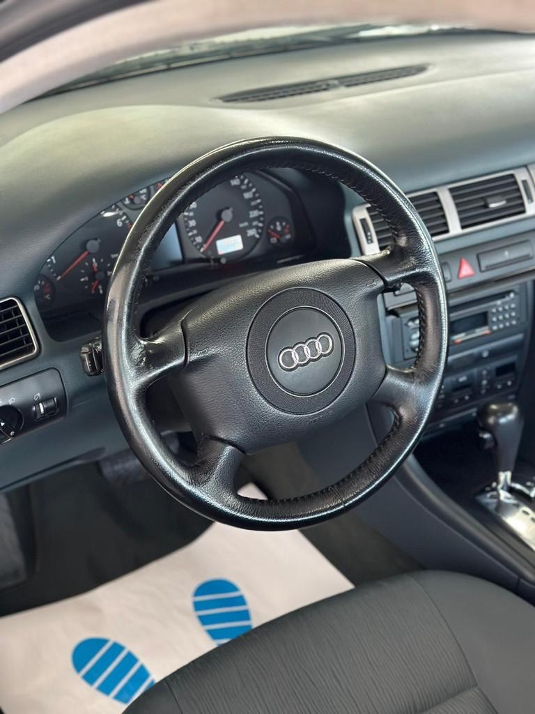 AUDI A6 2.4 Ambiente-image-9
