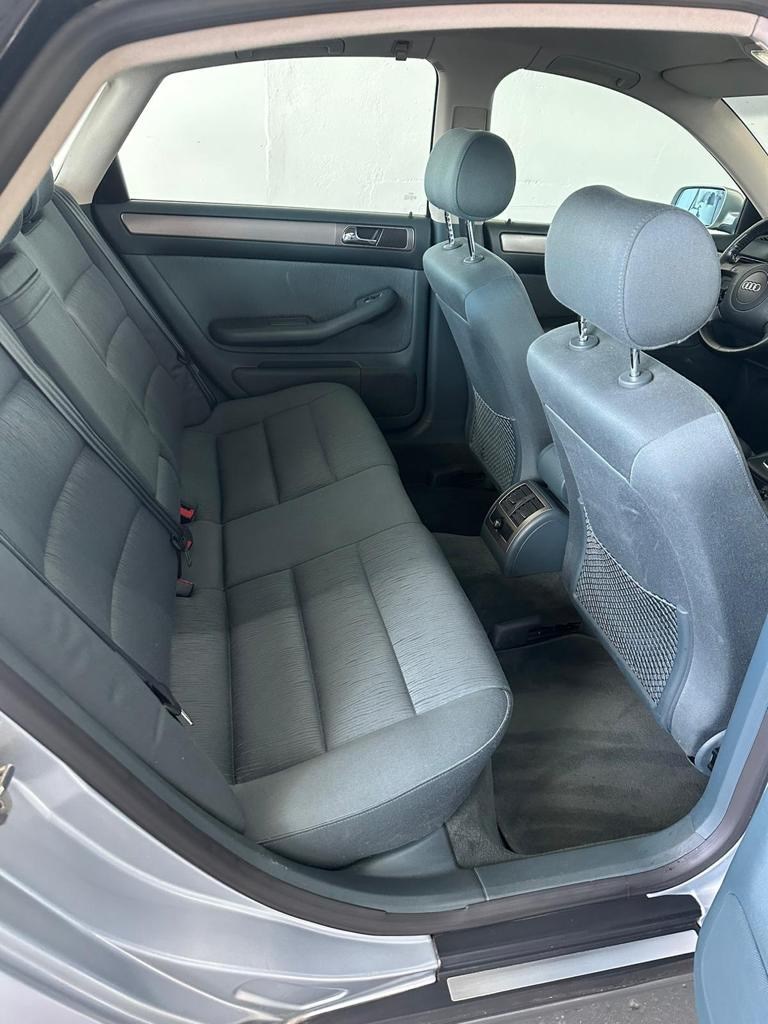 AUDI A6 2.4 Ambiente-image-17