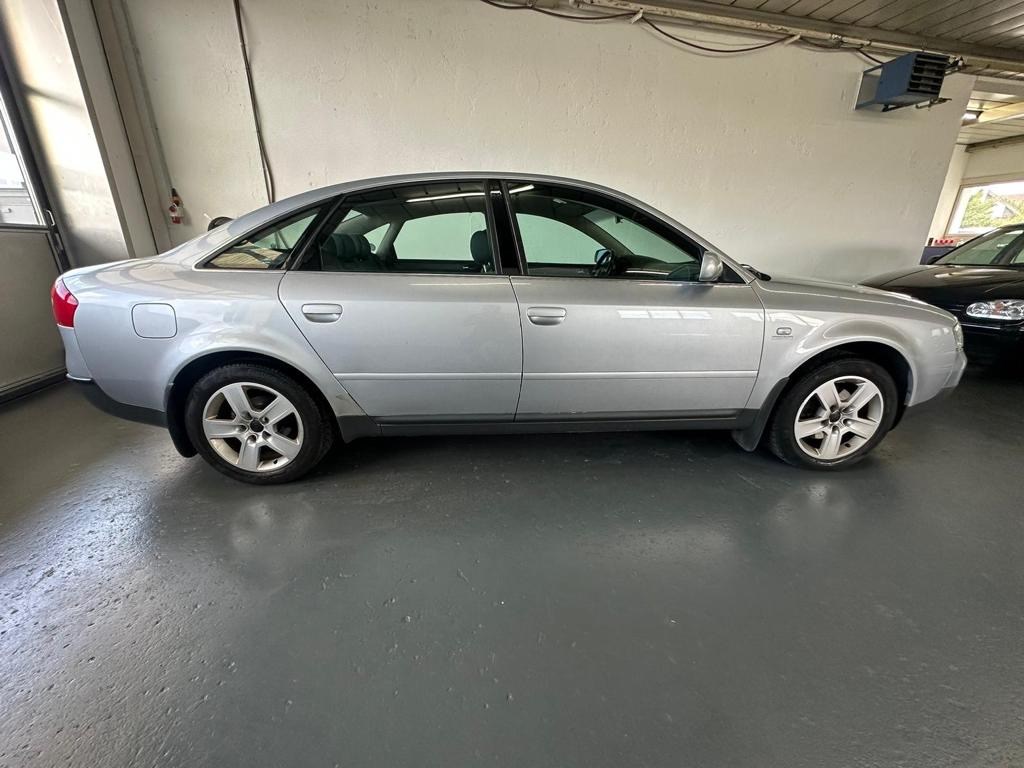 AUDI A6 2.4 Ambiente-image-5