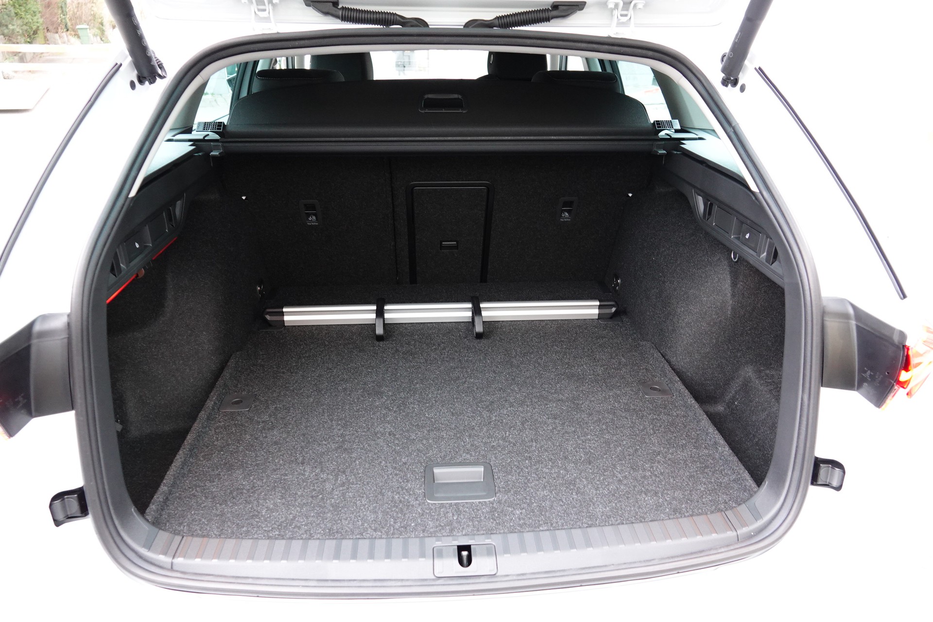 SKODA Octavia 1.0 mHEV Ambition-image-11