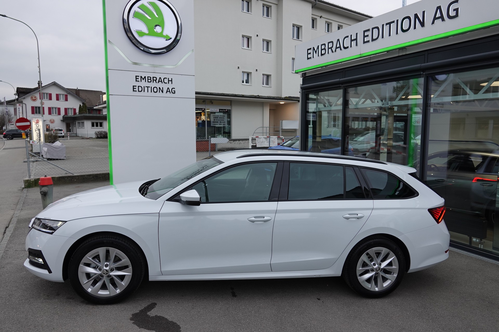 SKODA Octavia 1.0 mHEV Ambition-image-3
