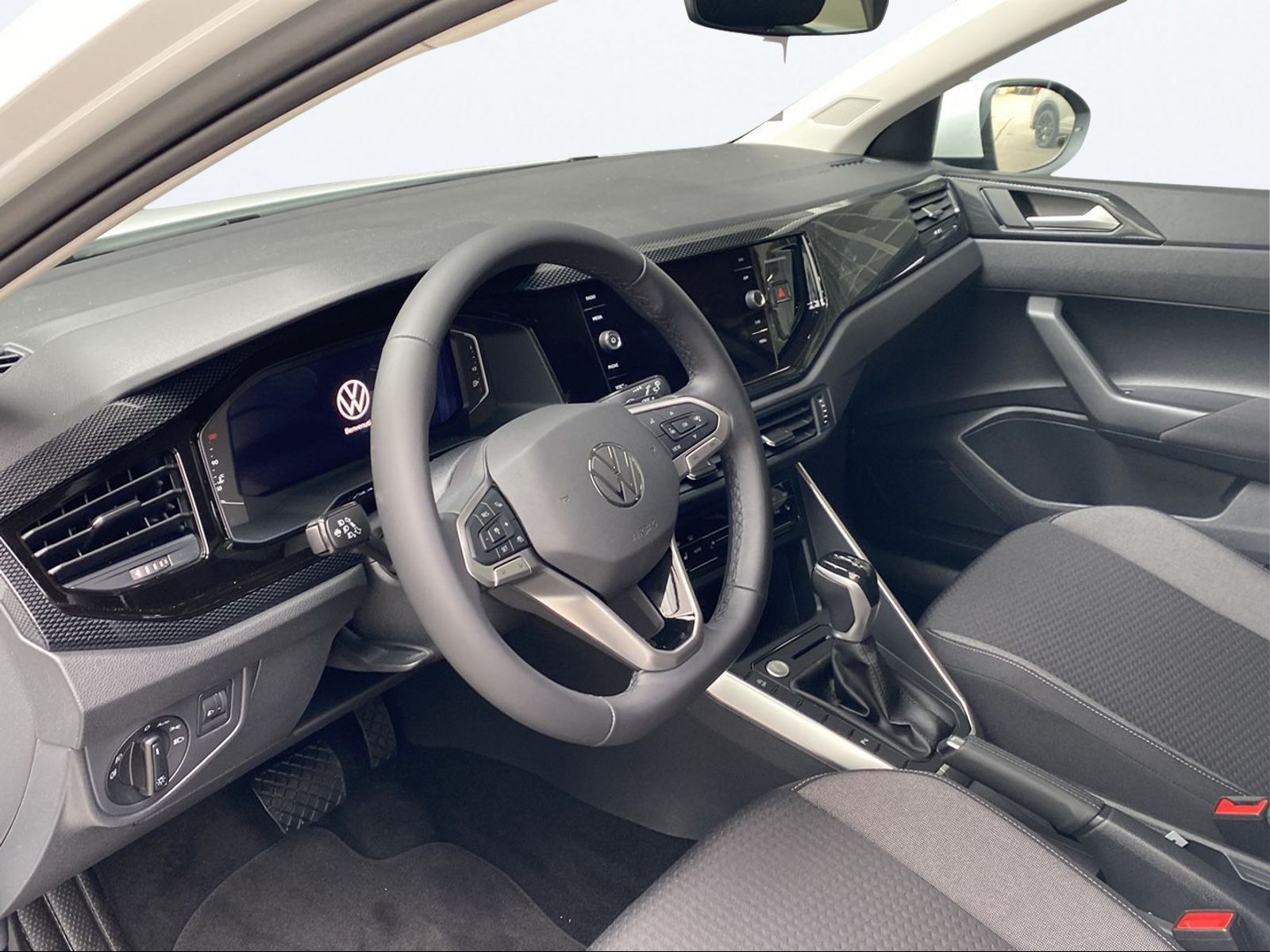 VW Taigo 1.0 TSI Life DSG-image-11