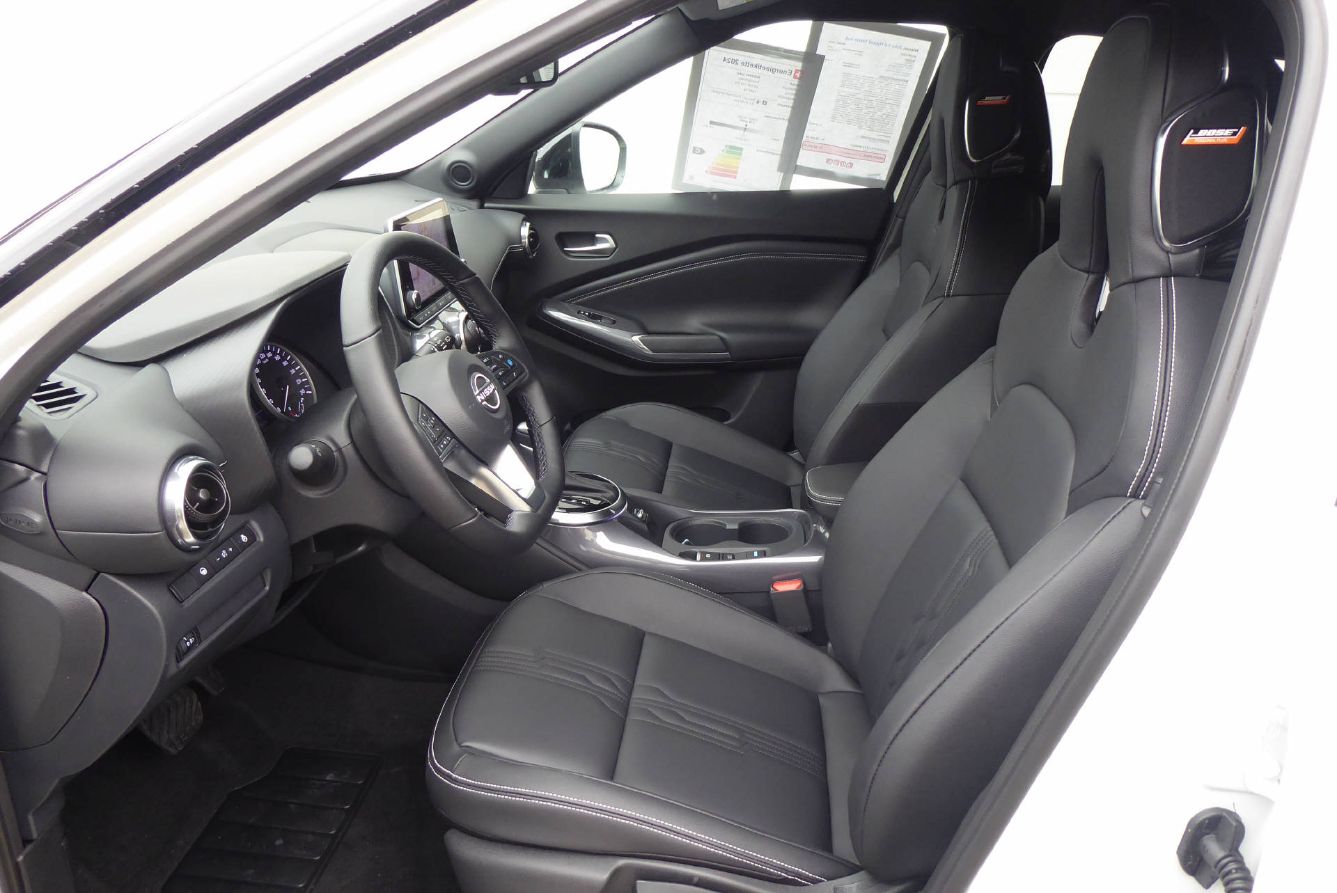 NISSAN Juke 1.6 FHEV Tekna-image-5