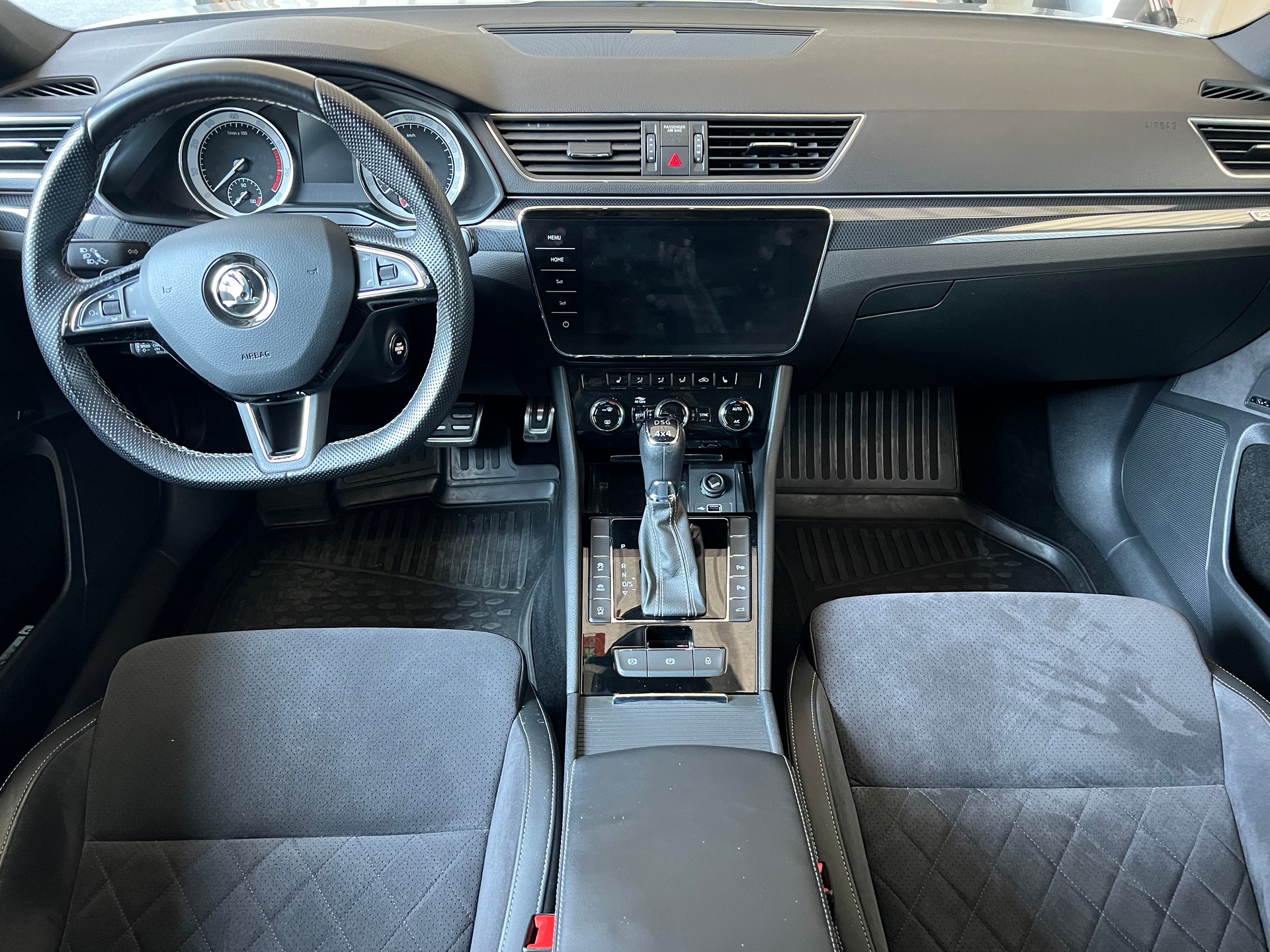 SKODA Superb Combi 2.0 TSI SportLine+ DSG 4x4-image-5