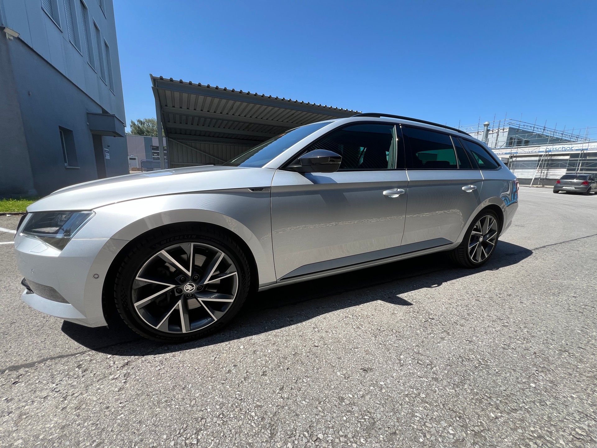 SKODA Superb Combi 2.0 TSI SportLine+ DSG 4x4-image-1