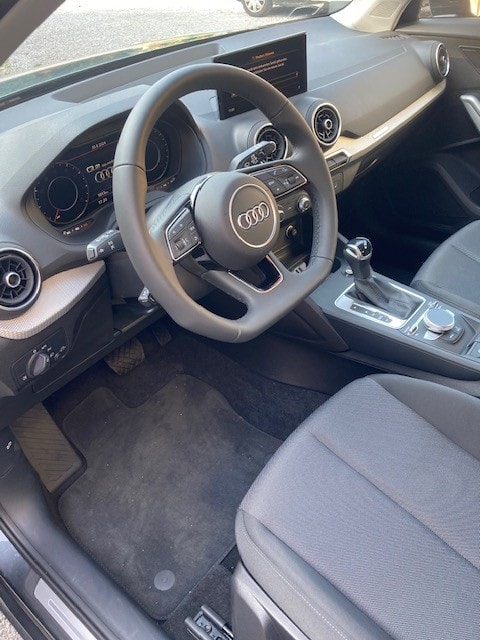 AUDI Q2 40 TFSI quattro S-tronic-image-3