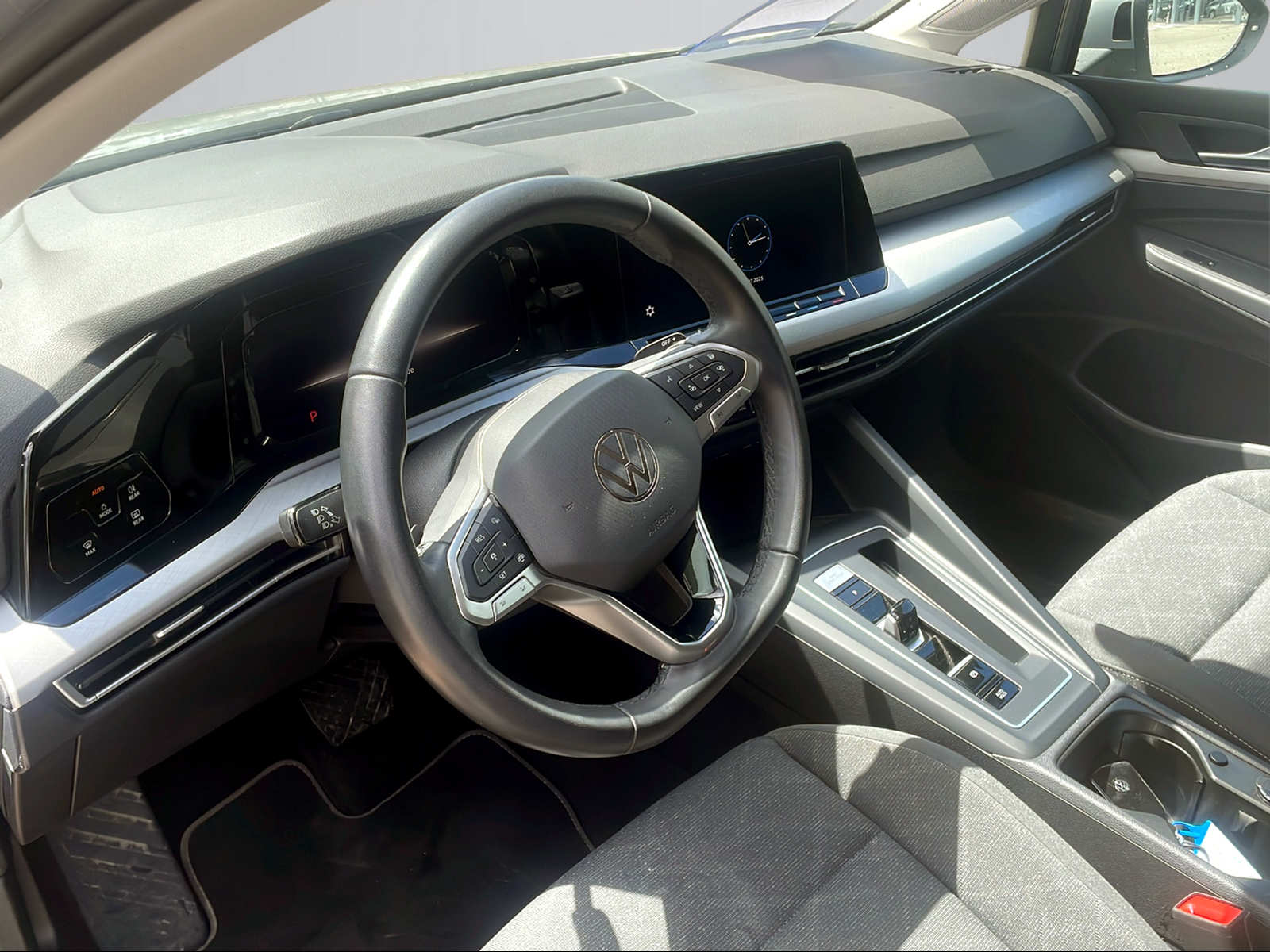 VW Golf Variant 1.0 eTSI mHEV Life DSG-image-4