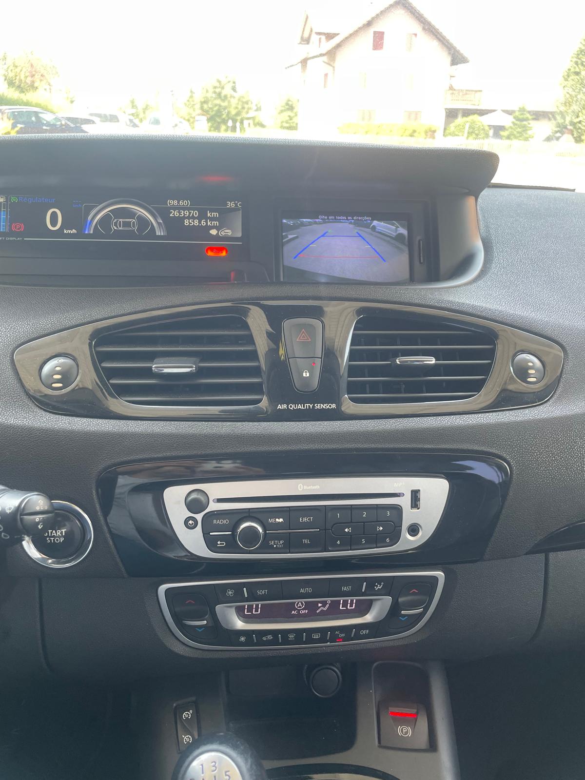 RENAULT Grand Scénic 1.6 dCi Bose-image-10