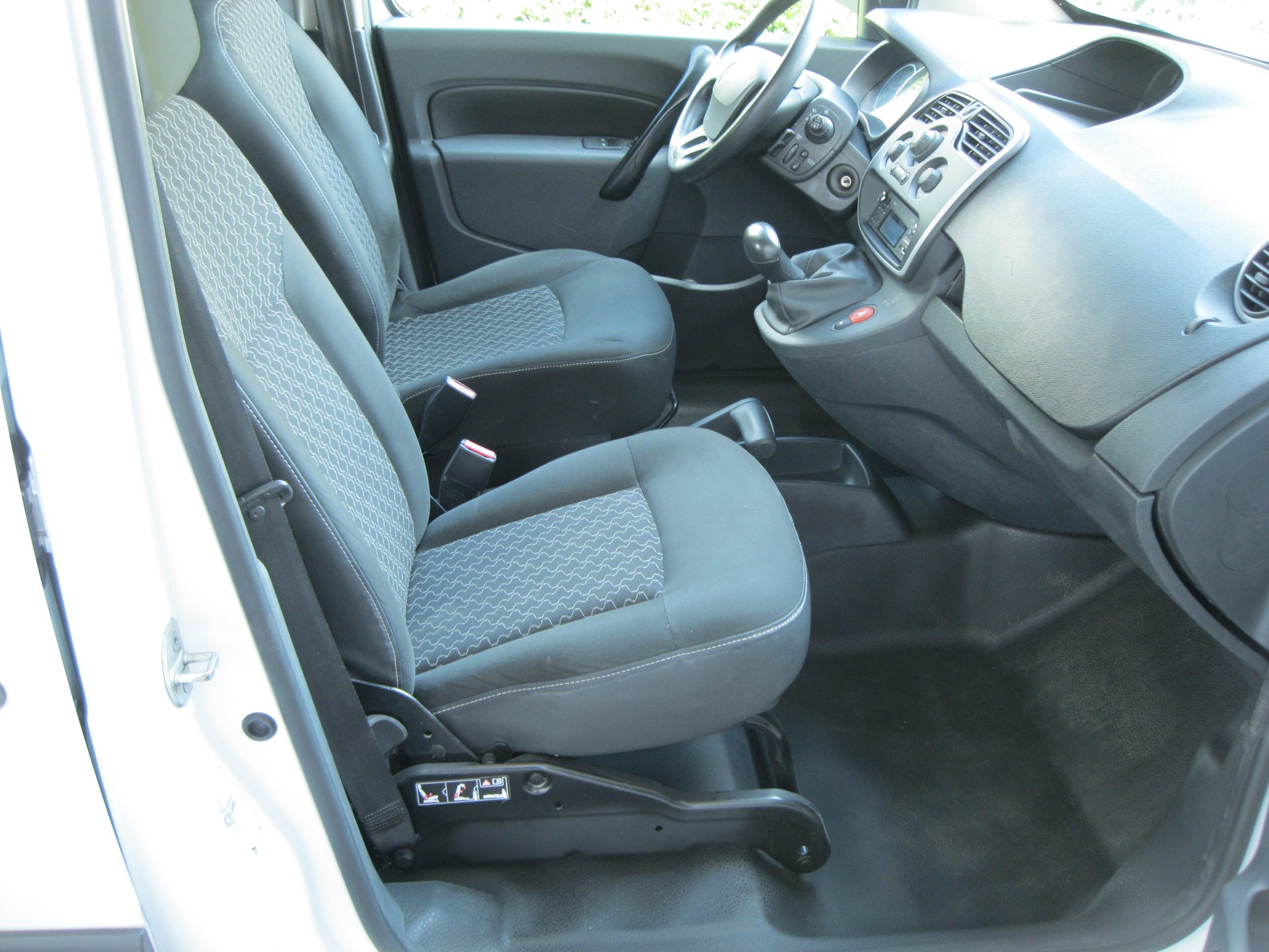 RENAULT Kangoo Medium 1,6i 105 Business-image-6