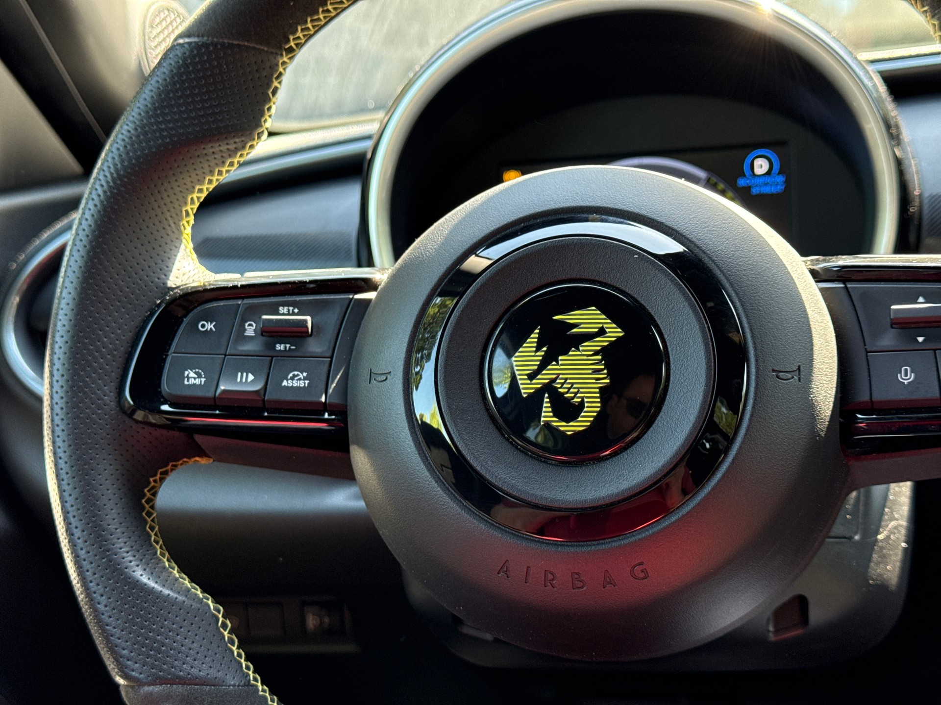 FIAT Abarth 600e Scorpionissima-image-6