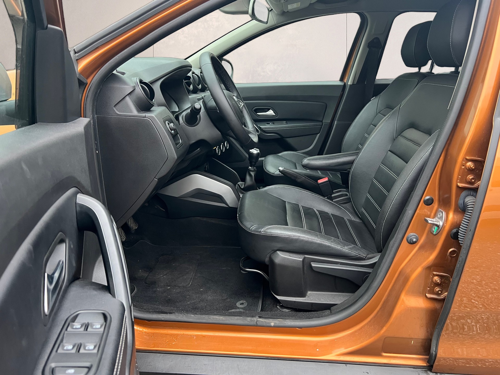 DACIA DUSTER-image-11