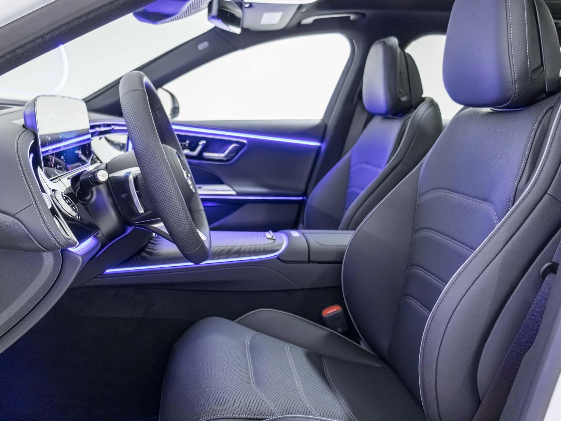 MERCEDES-BENZ E 220 d 4MATIC T-Modell-image-7
