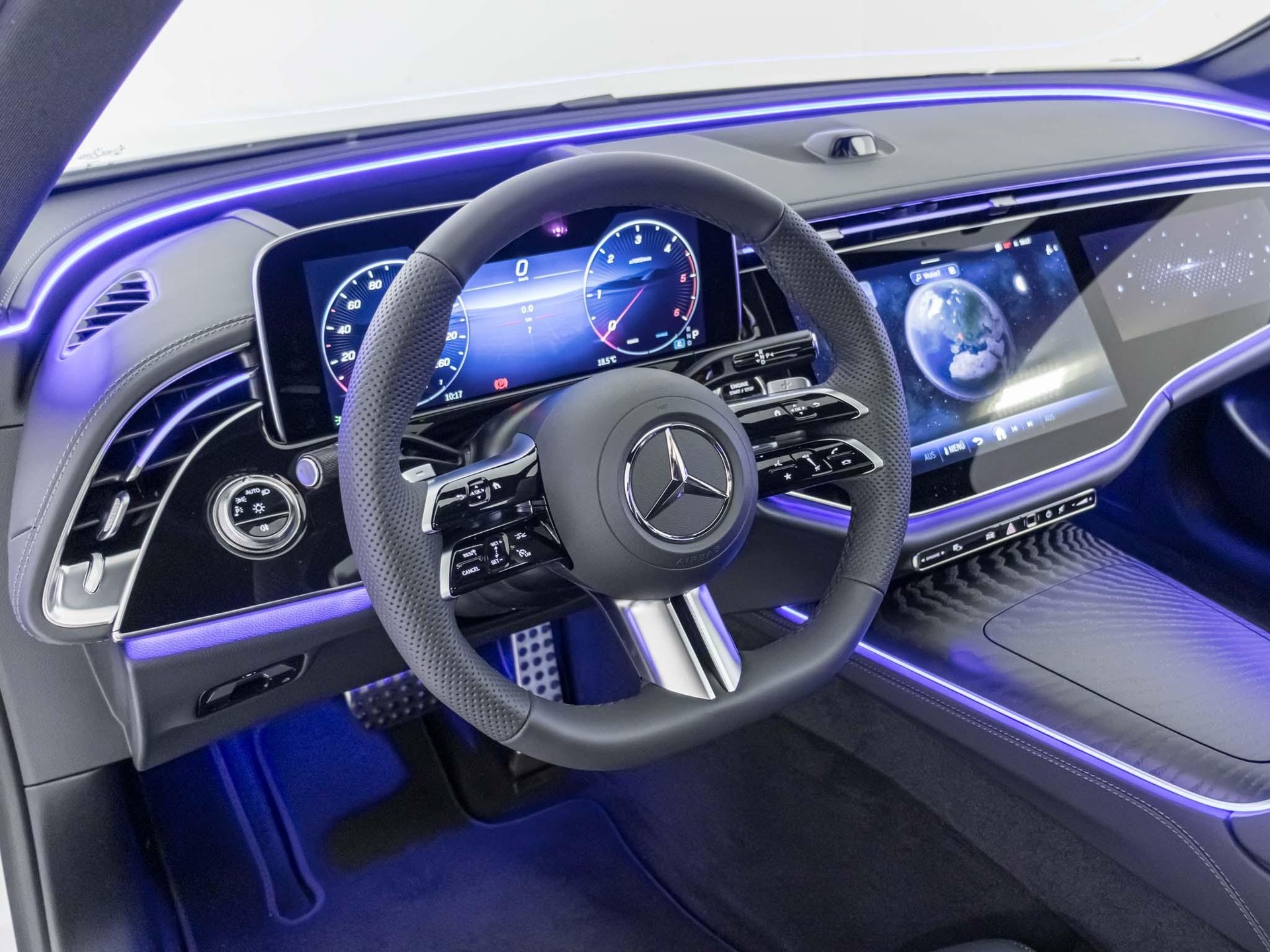 MERCEDES-BENZ E 220 d 4MATIC T-Modell-image-10