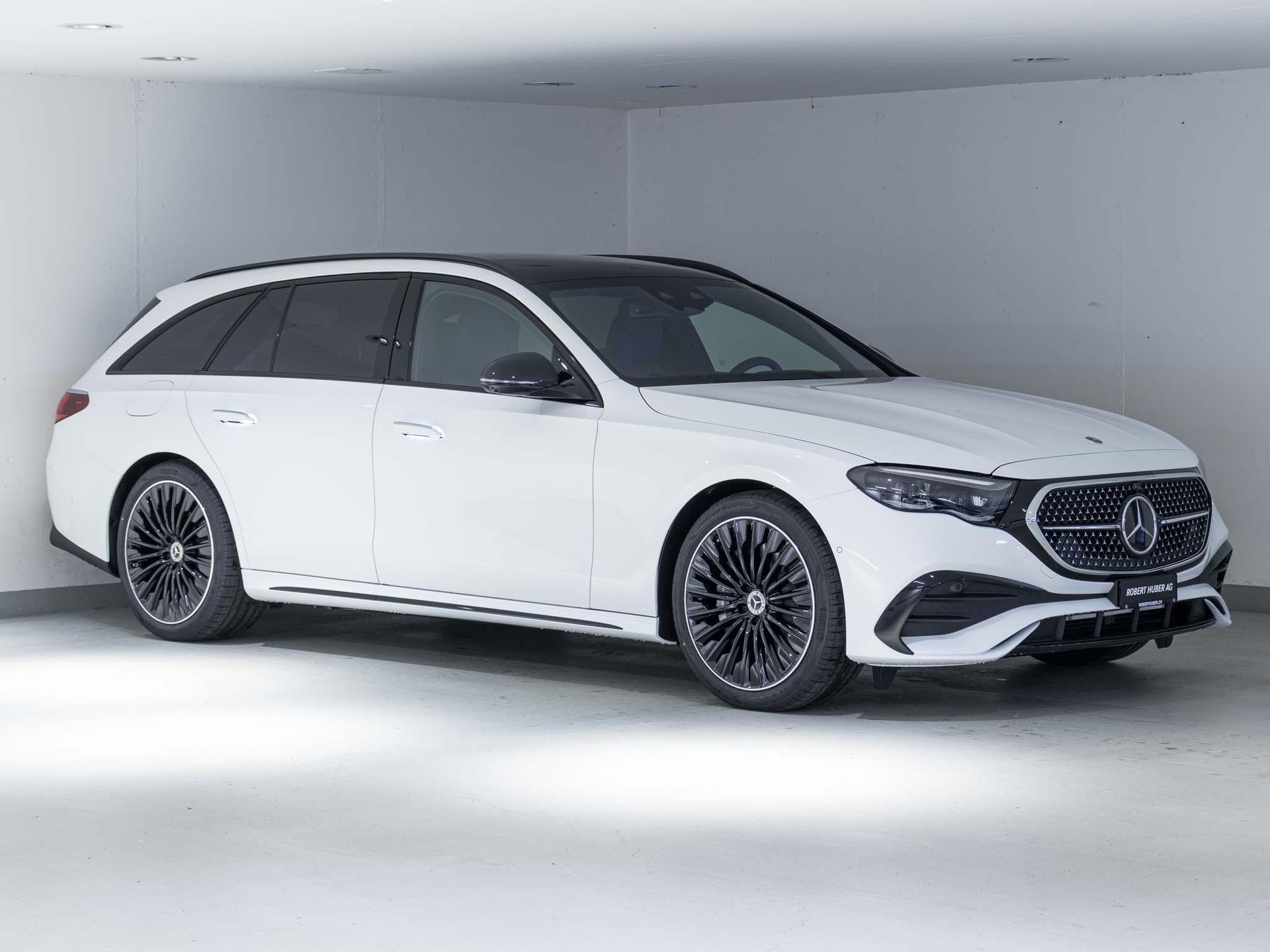 MERCEDES-BENZ E 220 d 4MATIC T-Modell-image-1