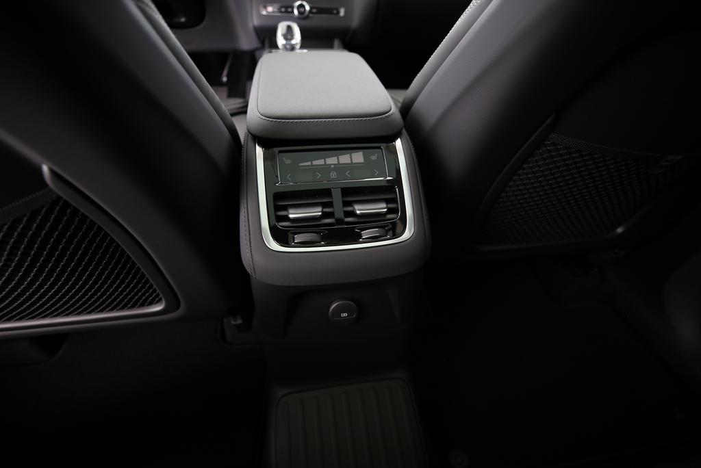 VOLVO XC90 2.0 T8 TE Ultra Dark eAWD-image-9