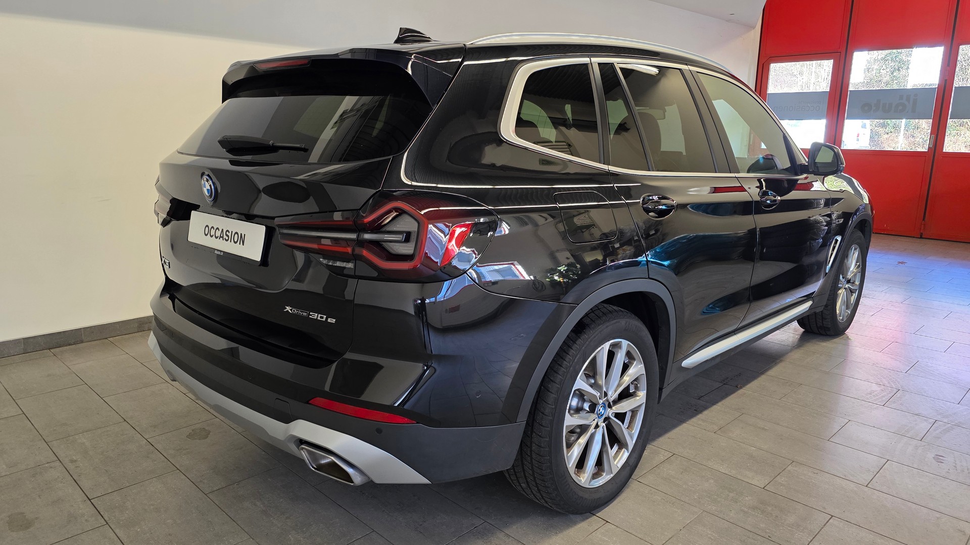 BMW X3 xDrive 30e-showroom-element-3