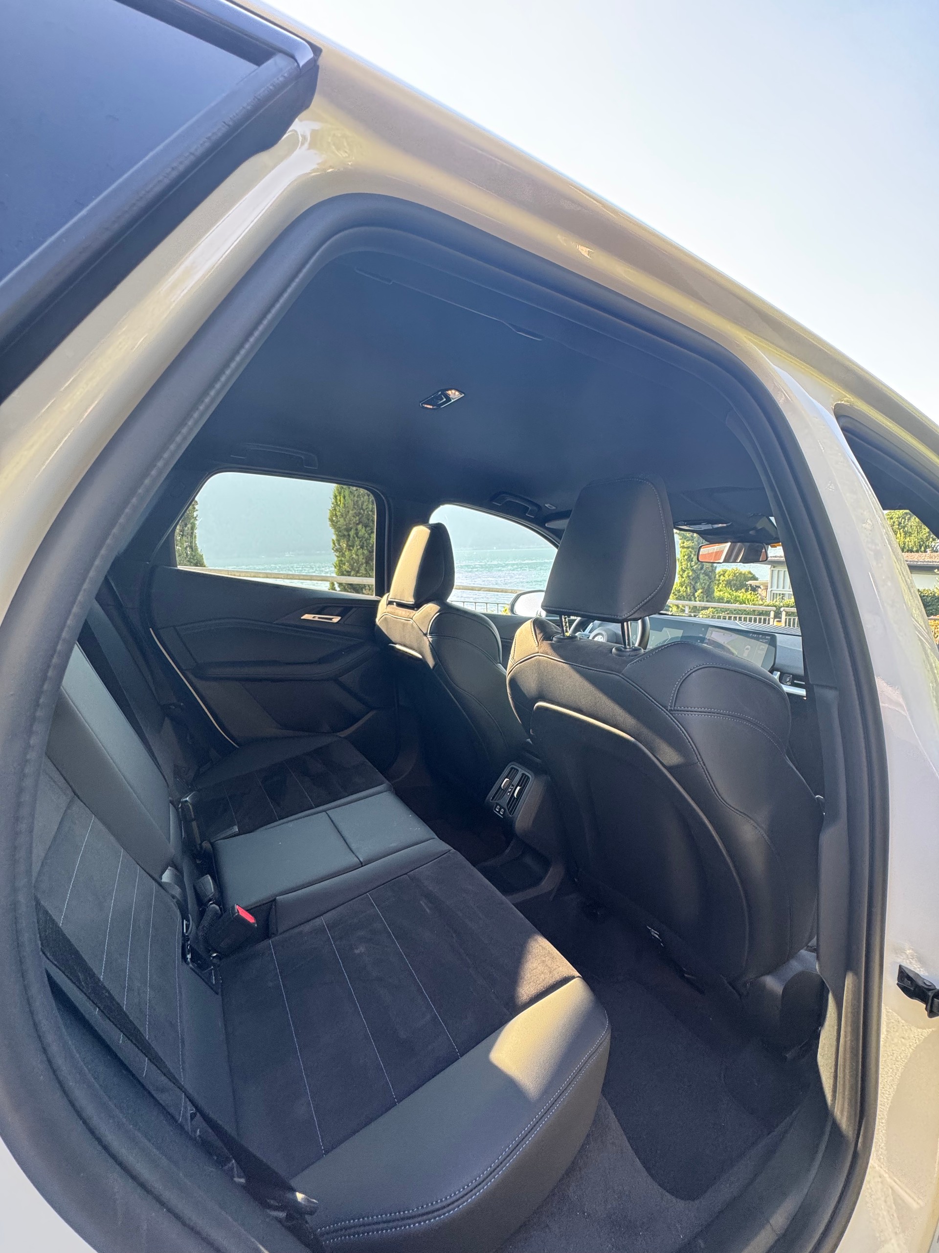 BMW 218d Active Tourer M Sport DKG-image-7