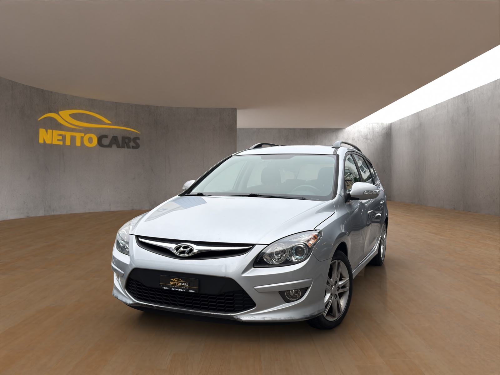 HYUNDAI i30 Wagon 2.0 Premium Automatic-image-0