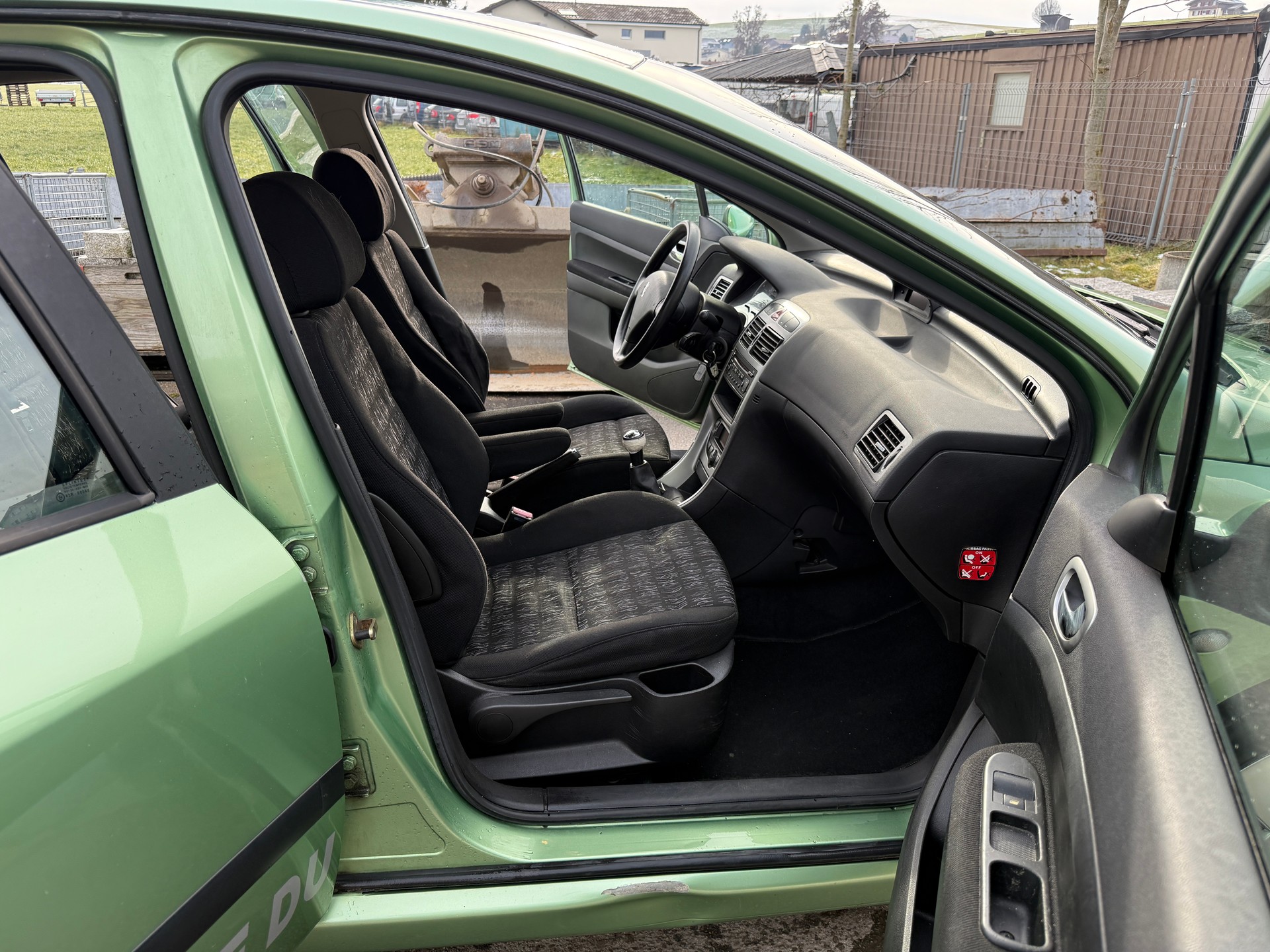 PEUGEOT 307 2.0 16V XS-image-8
