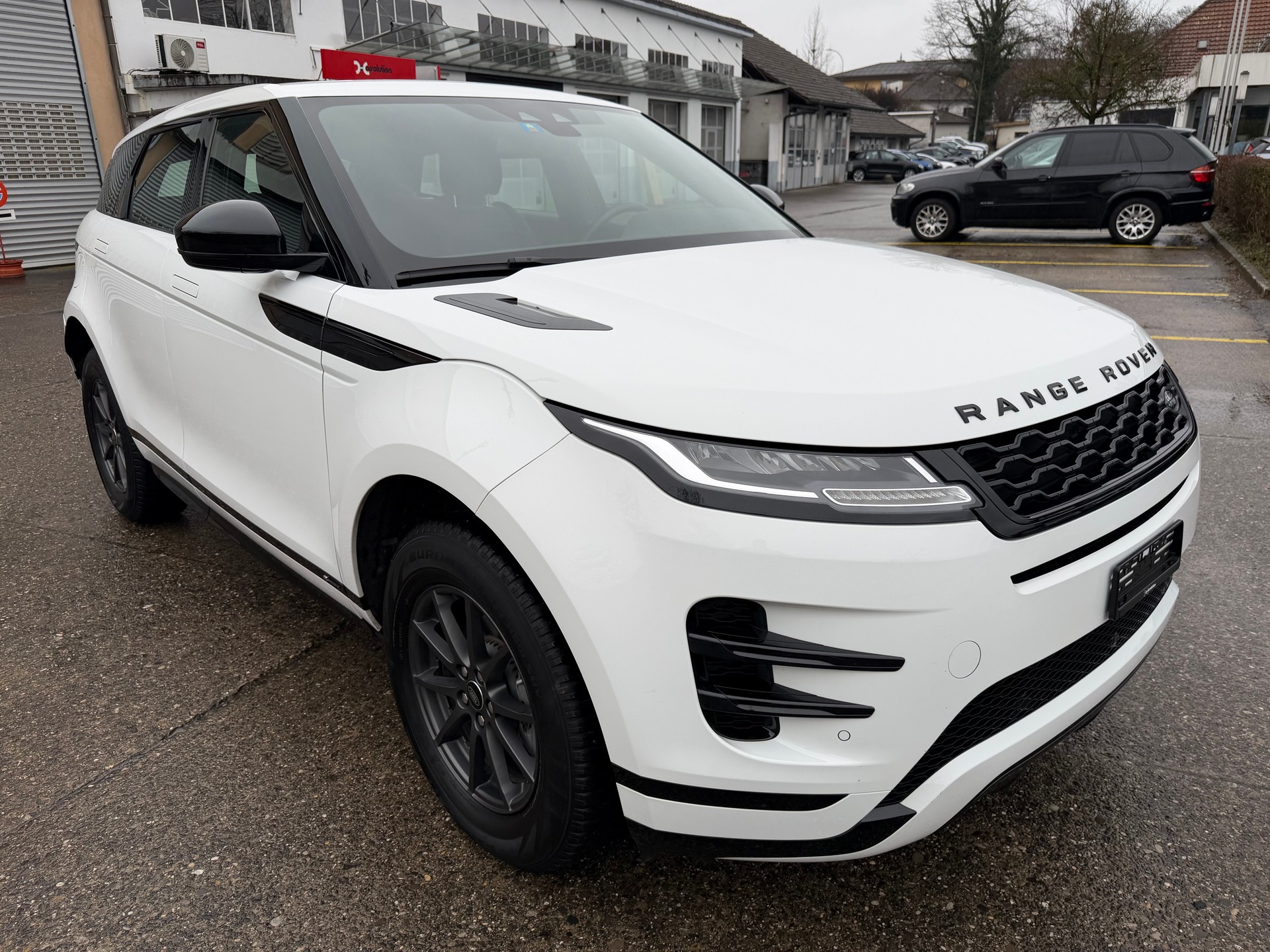 LAND ROVER Range Rover Evoque R-Dynamic P 200 AT9-image-6