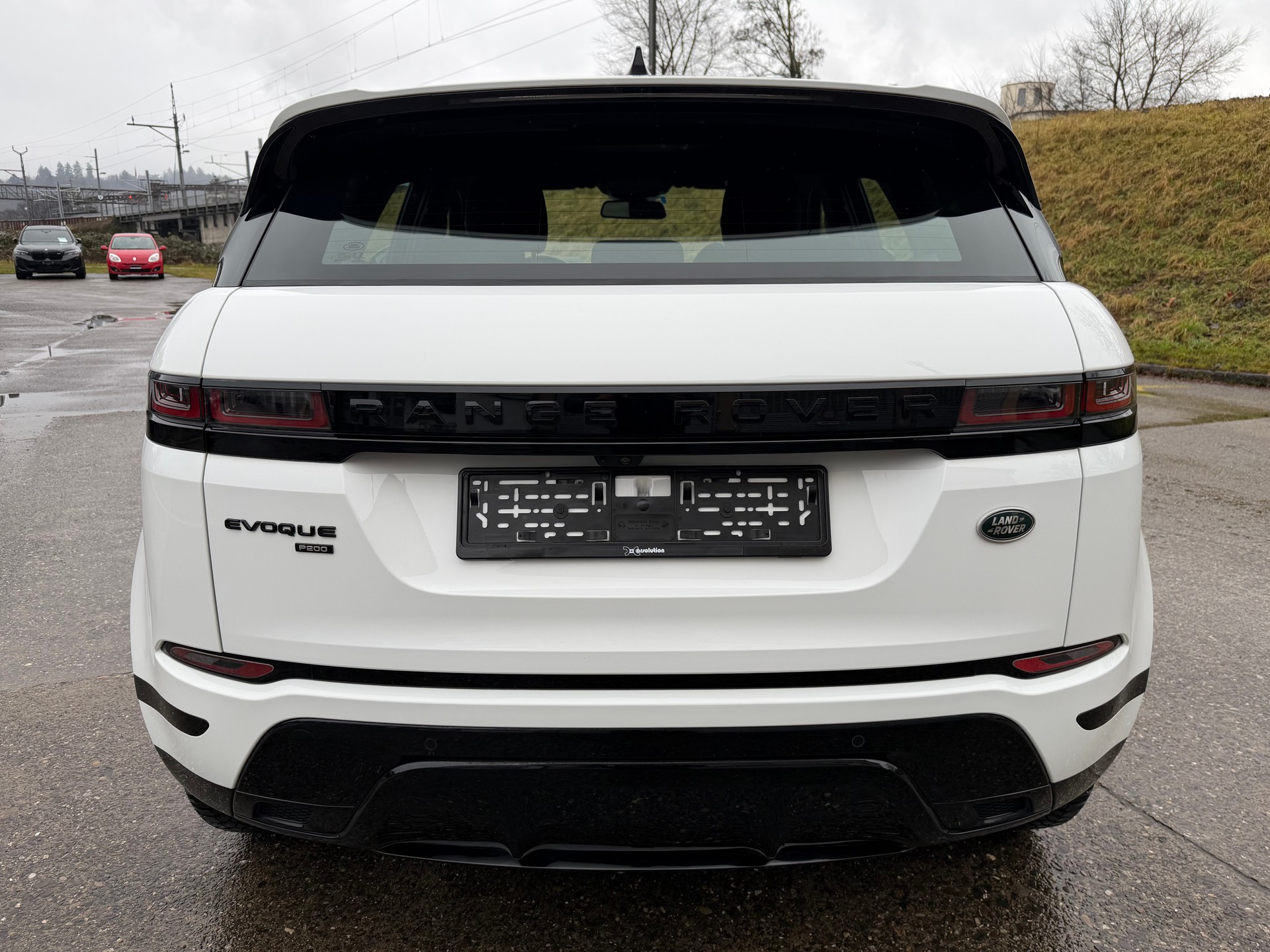 LAND ROVER Range Rover Evoque R-Dynamic P 200 AT9-image-3