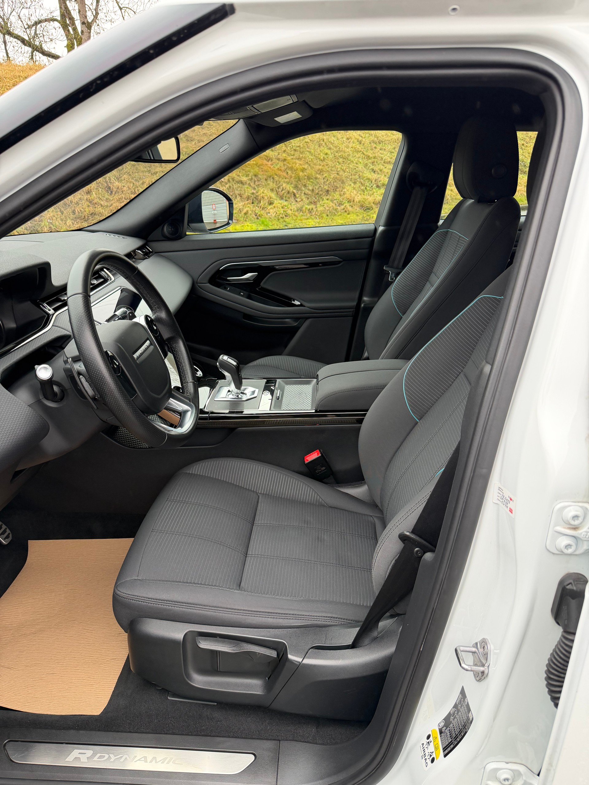 LAND ROVER Range Rover Evoque R-Dynamic P 200 AT9-image-8