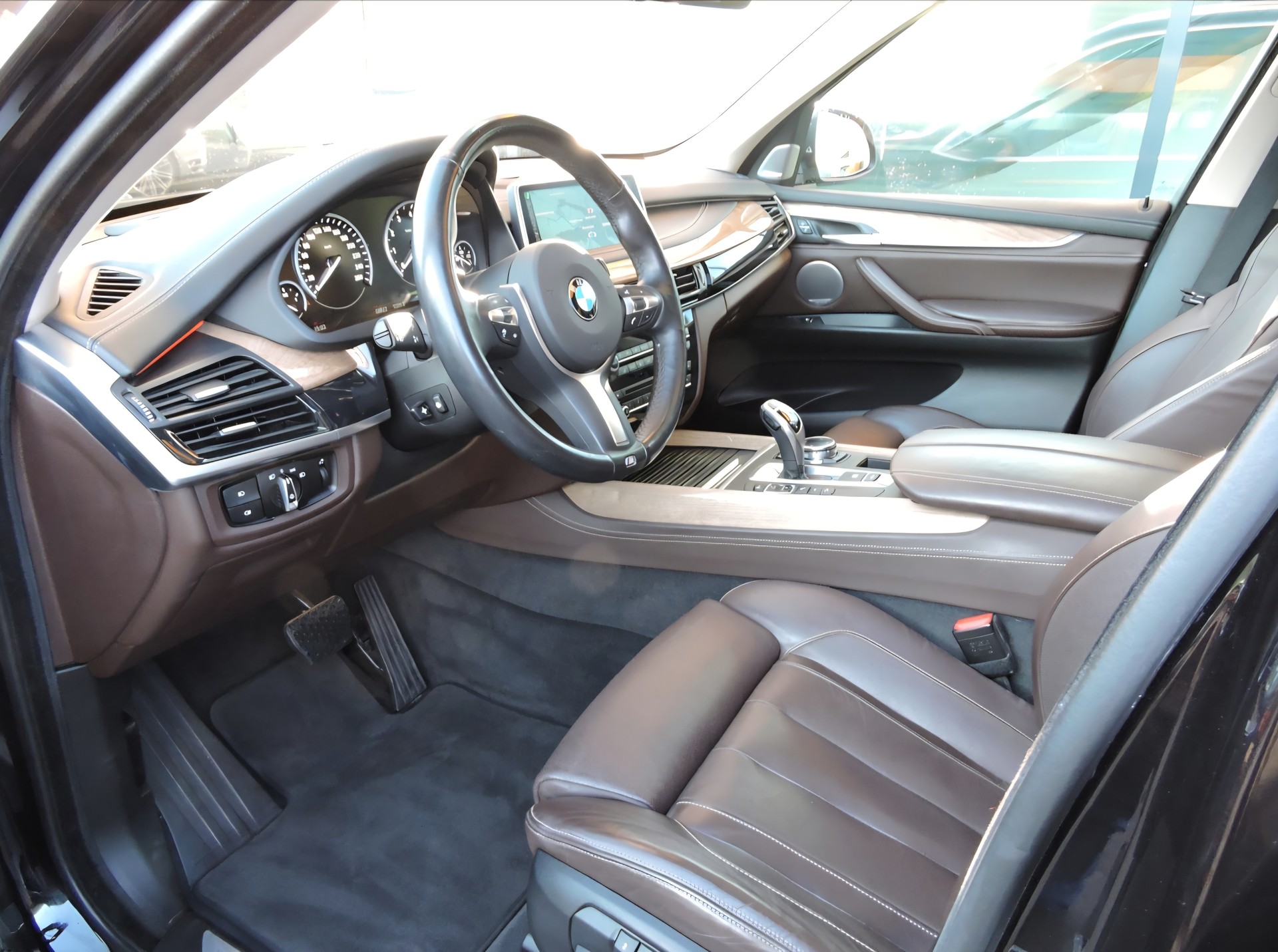 BMW X5 xDrive 50i Steptronic-image-1