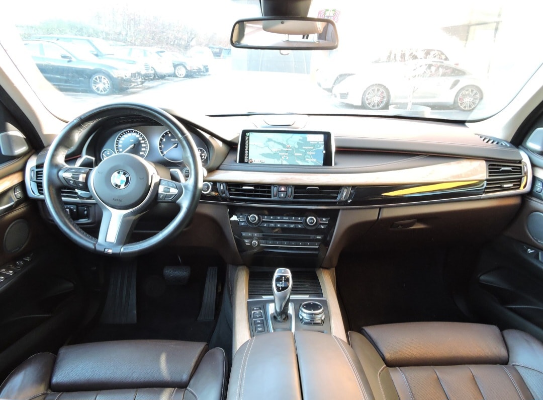 BMW X5 xDrive 50i Steptronic-image-7