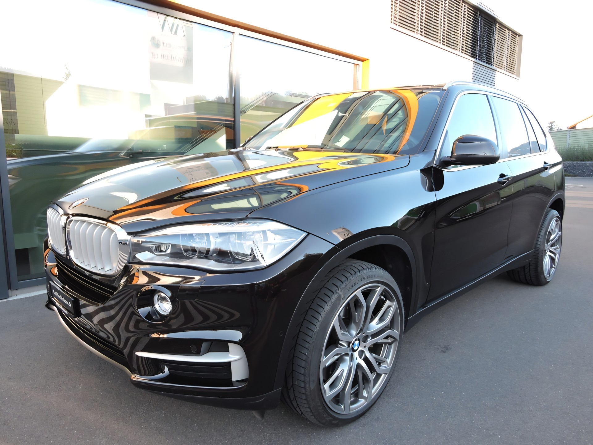 BMW X5 xDrive 50i Steptronic-image-2