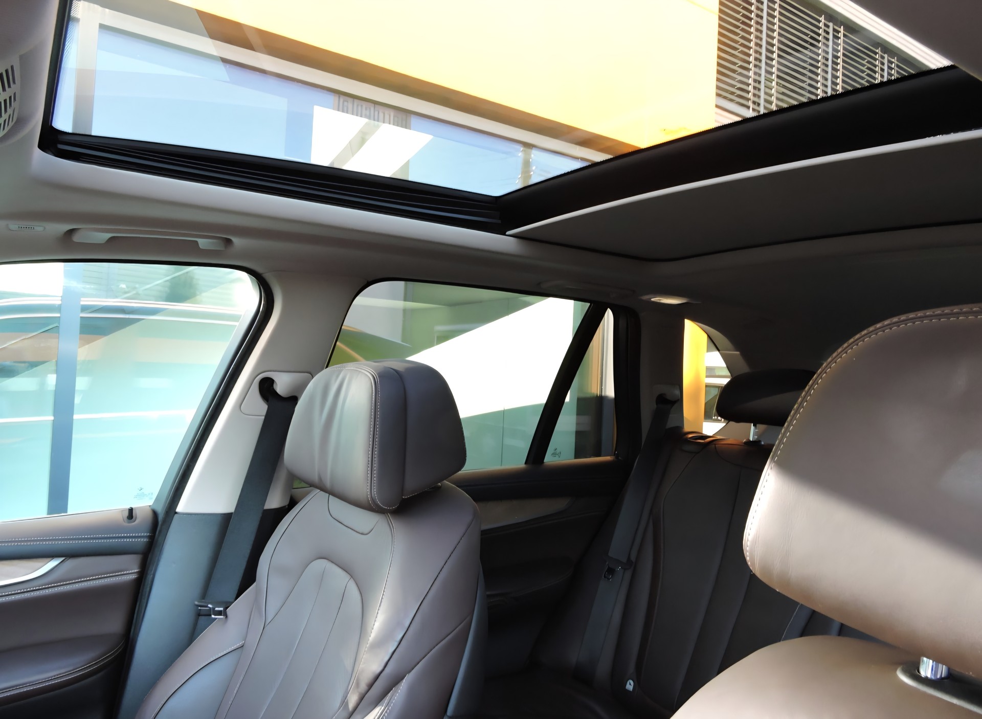 BMW X5 xDrive 50i Steptronic-image-4