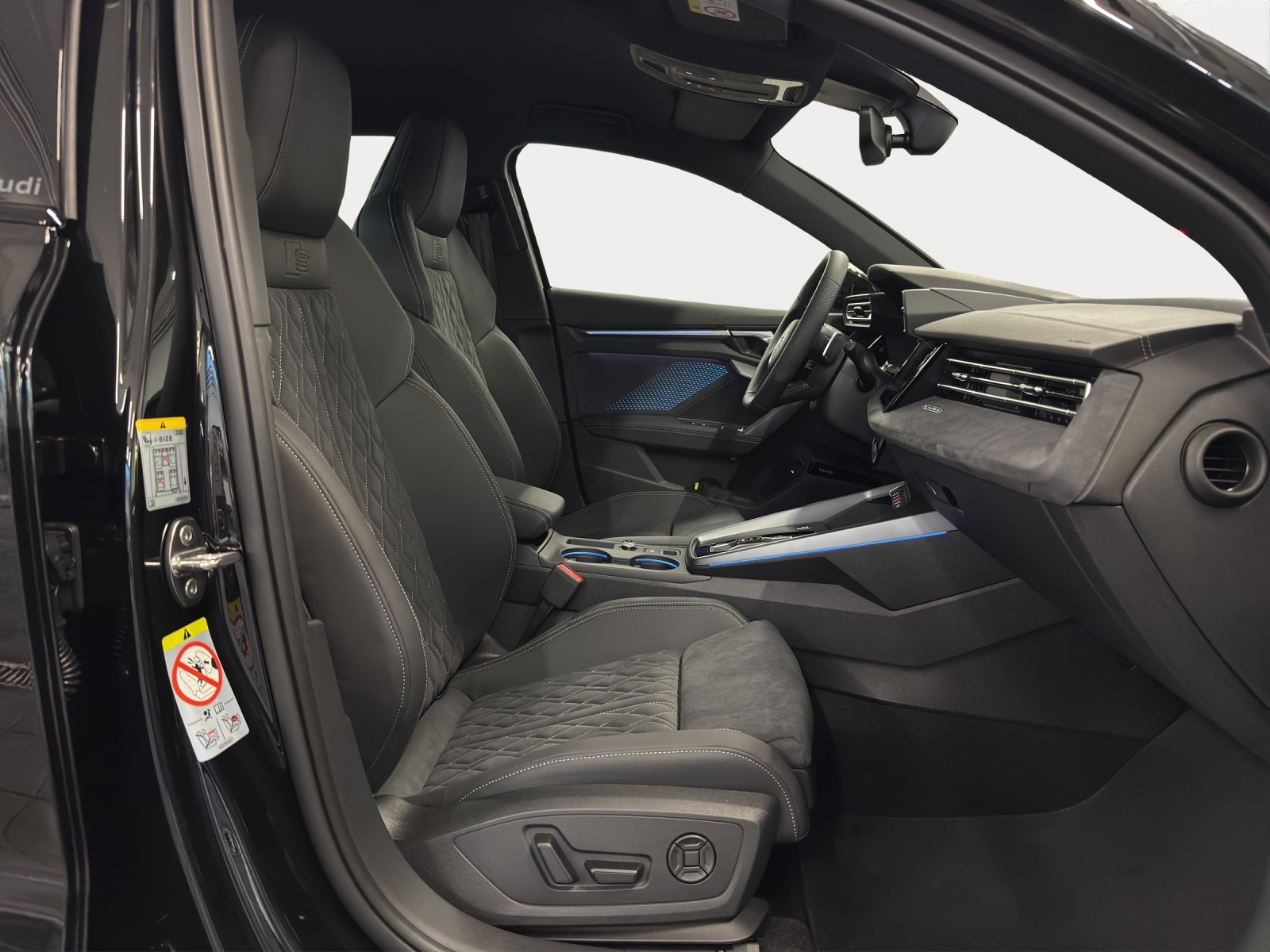 AUDI A3 Sportback 40 TFSI quattro S tronic 204PS-image-6